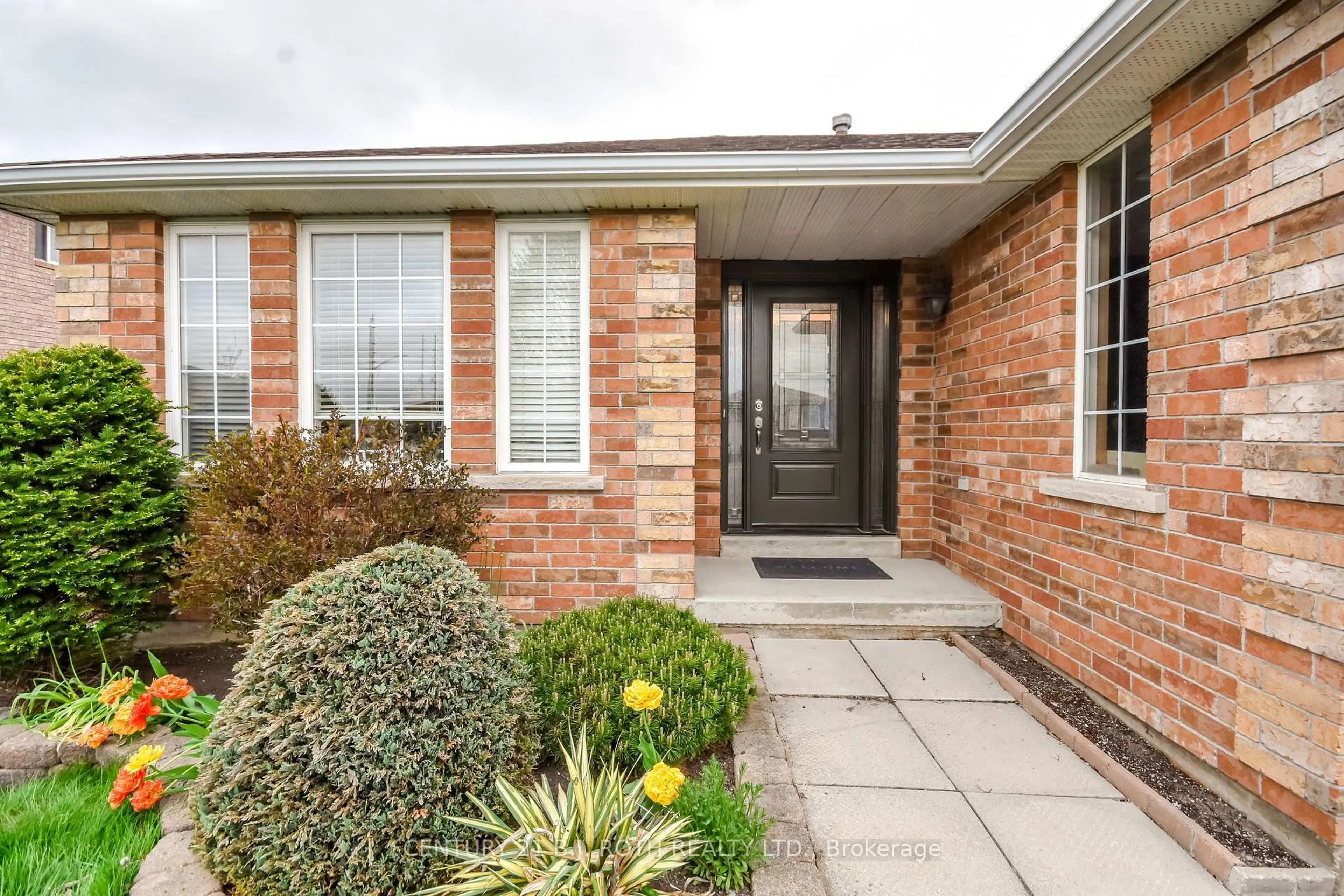 Home with brick exterior material, street for 77 Sun King Cres, Barrie Ontario L4M 7K4