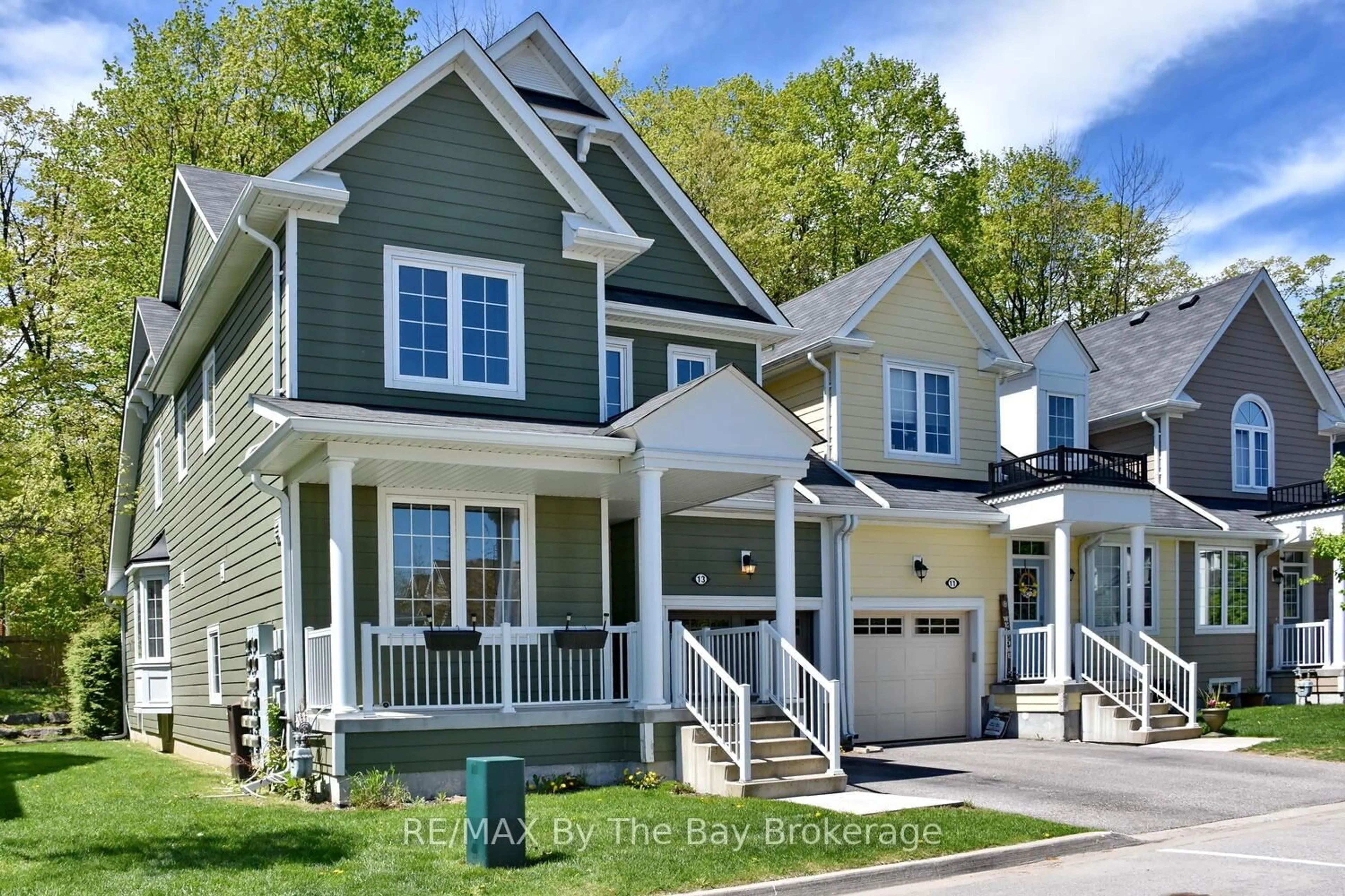 Home with vinyl exterior material, street for 13 Berkshire Ave, Wasaga Beach Ontario L9Z 0G3