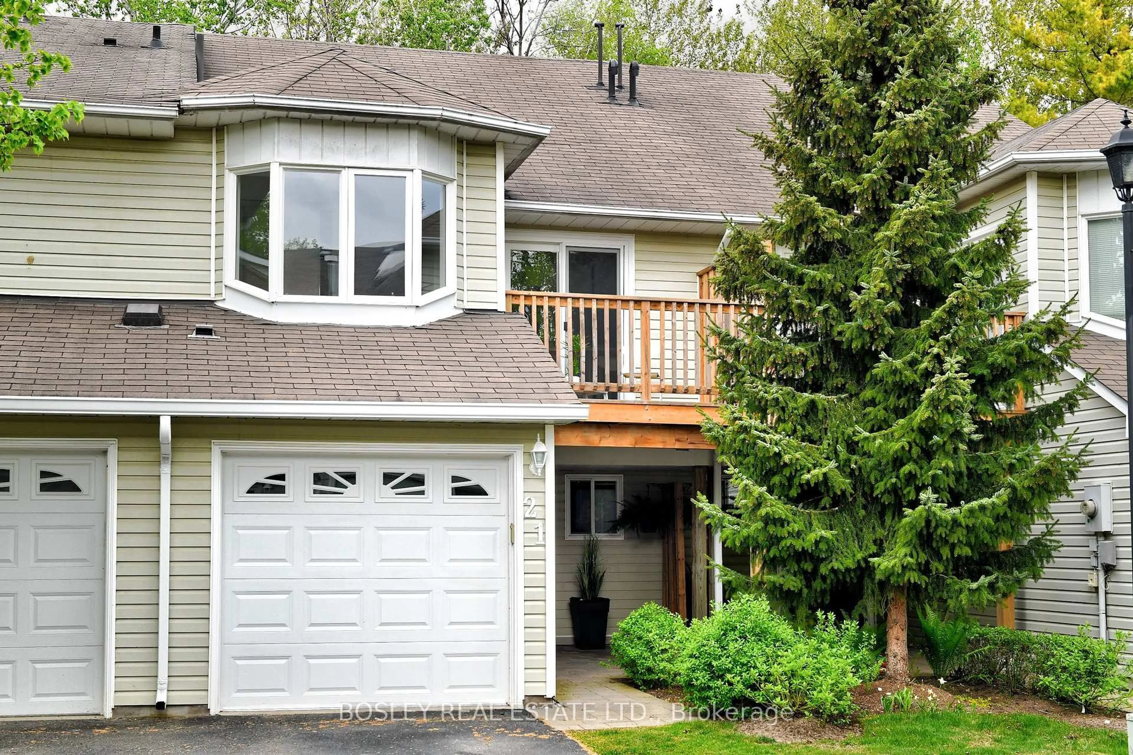 Home with vinyl exterior material, unknown for 21 BARKER Blvd, Collingwood Ontario L9Y 4W4