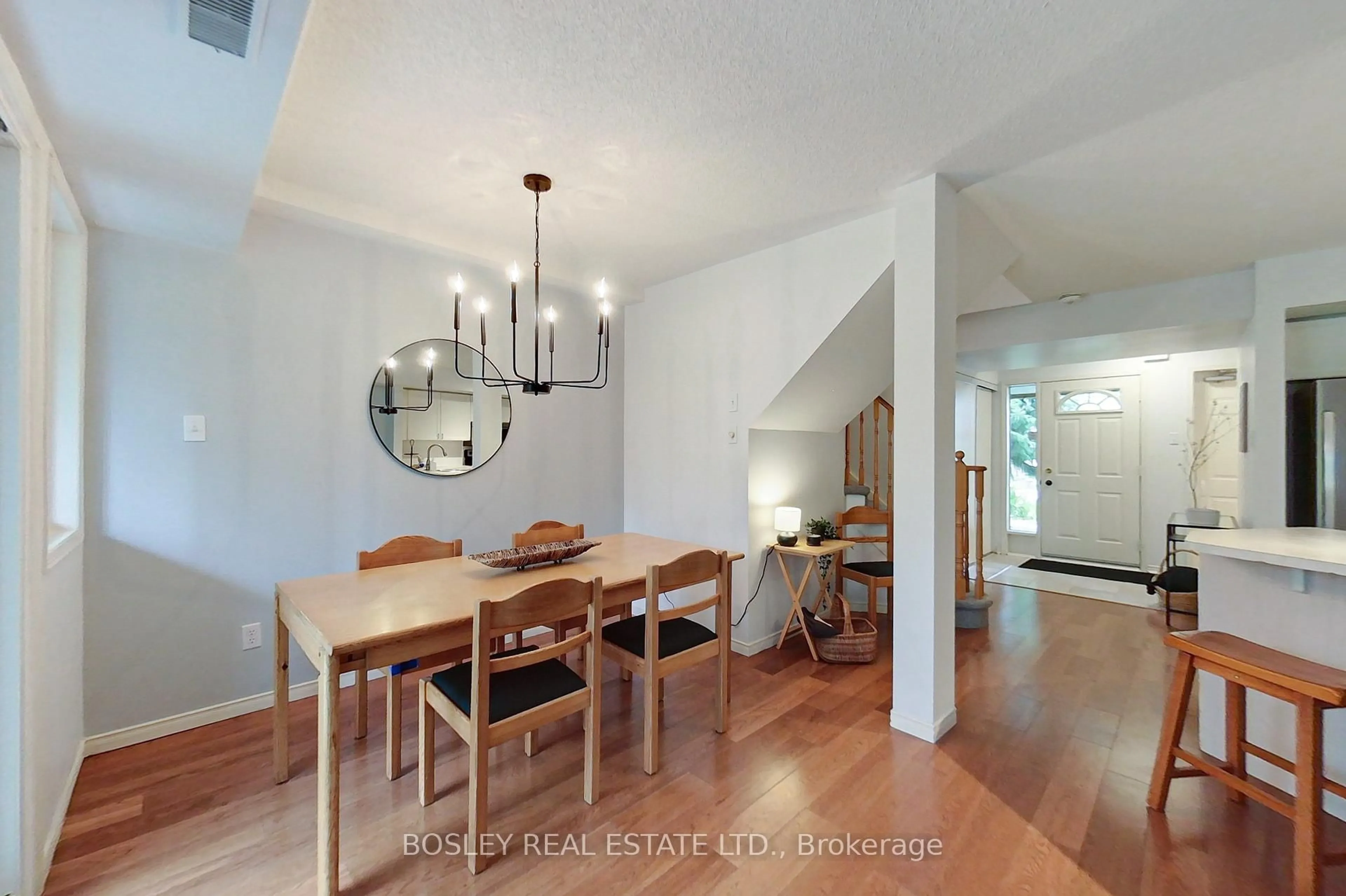 Dining room, unknown for 21 BARKER Blvd, Collingwood Ontario L9Y 4W4