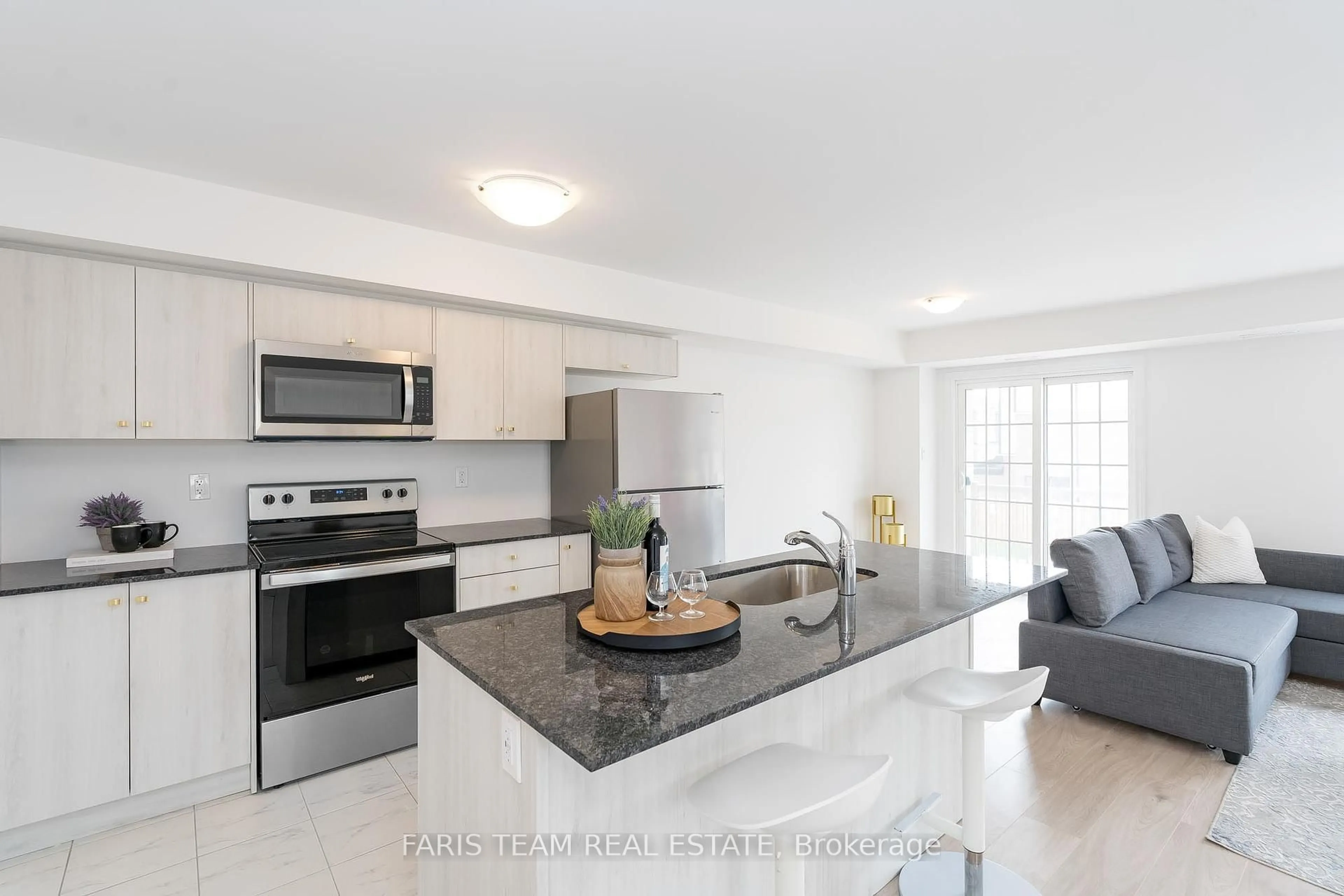 Open concept kitchen, unknown for 31A Pumpkin Corner Cres #2, Barrie Ontario L9J 0T5