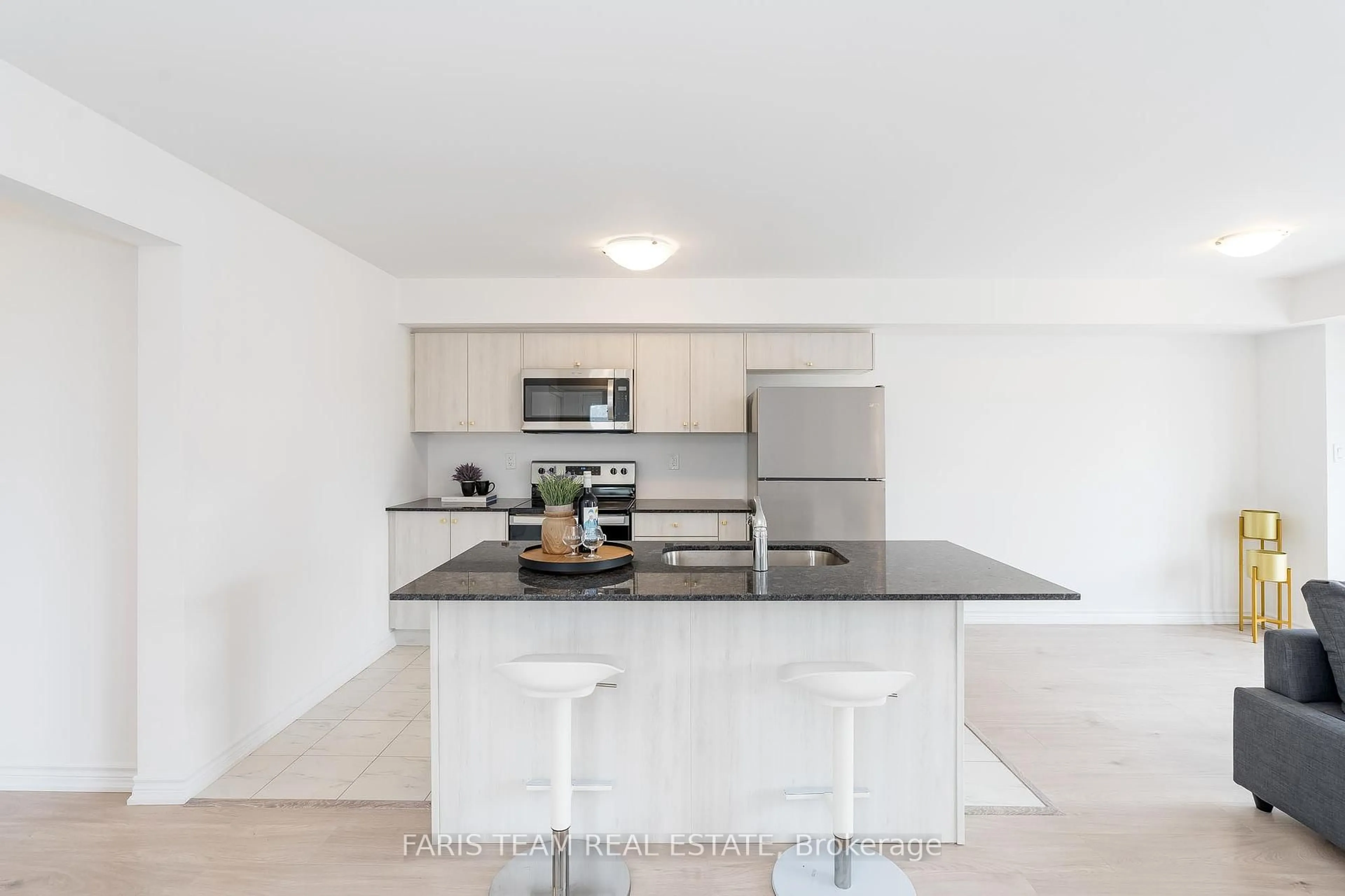 Standard kitchen, unknown for 31A Pumpkin Corner Cres #2, Barrie Ontario L9J 0T5