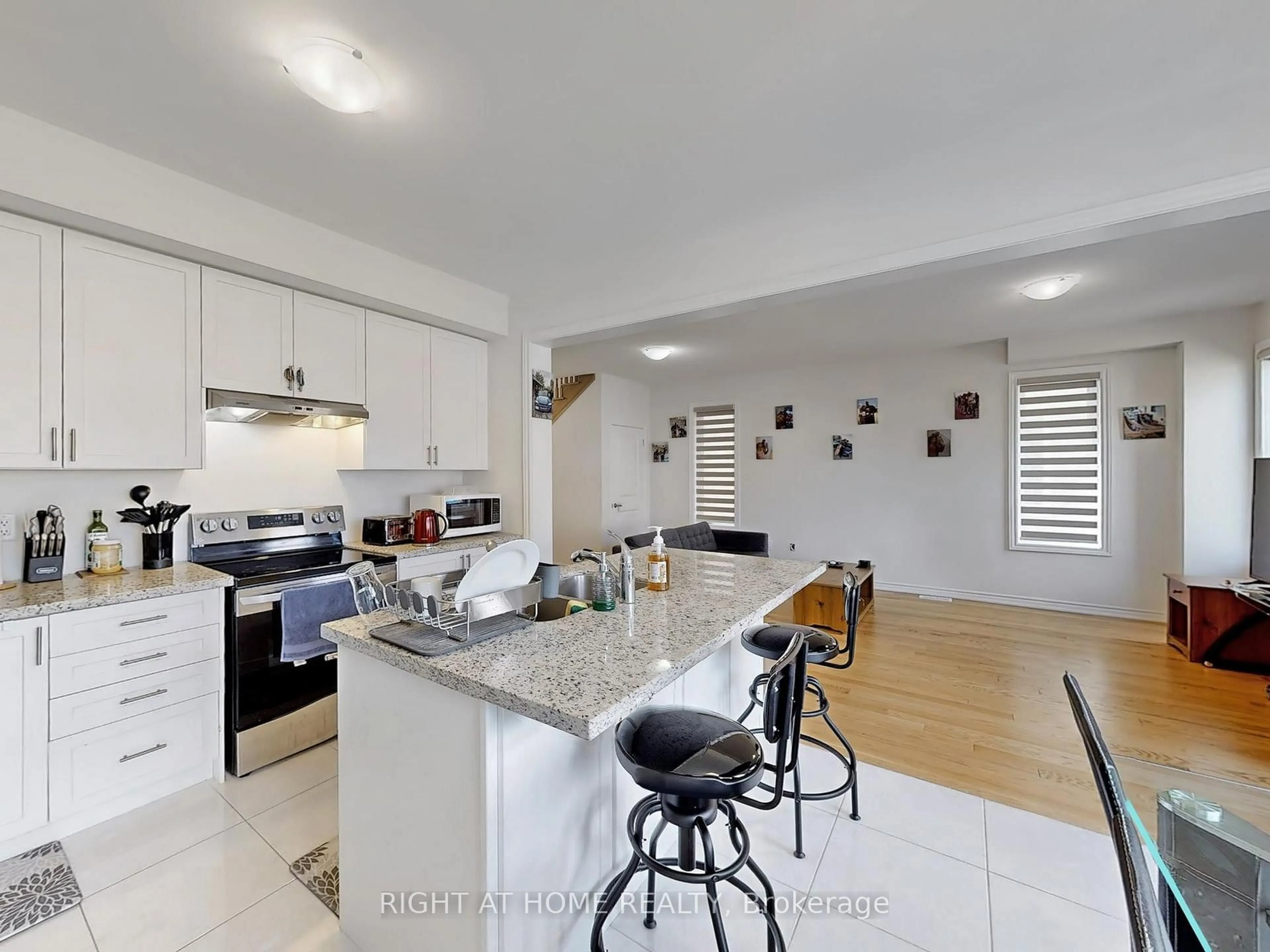 Open concept kitchen, ceramic/tile floor for 18 Bannister Rd, Barrie Ontario L9J 0L4