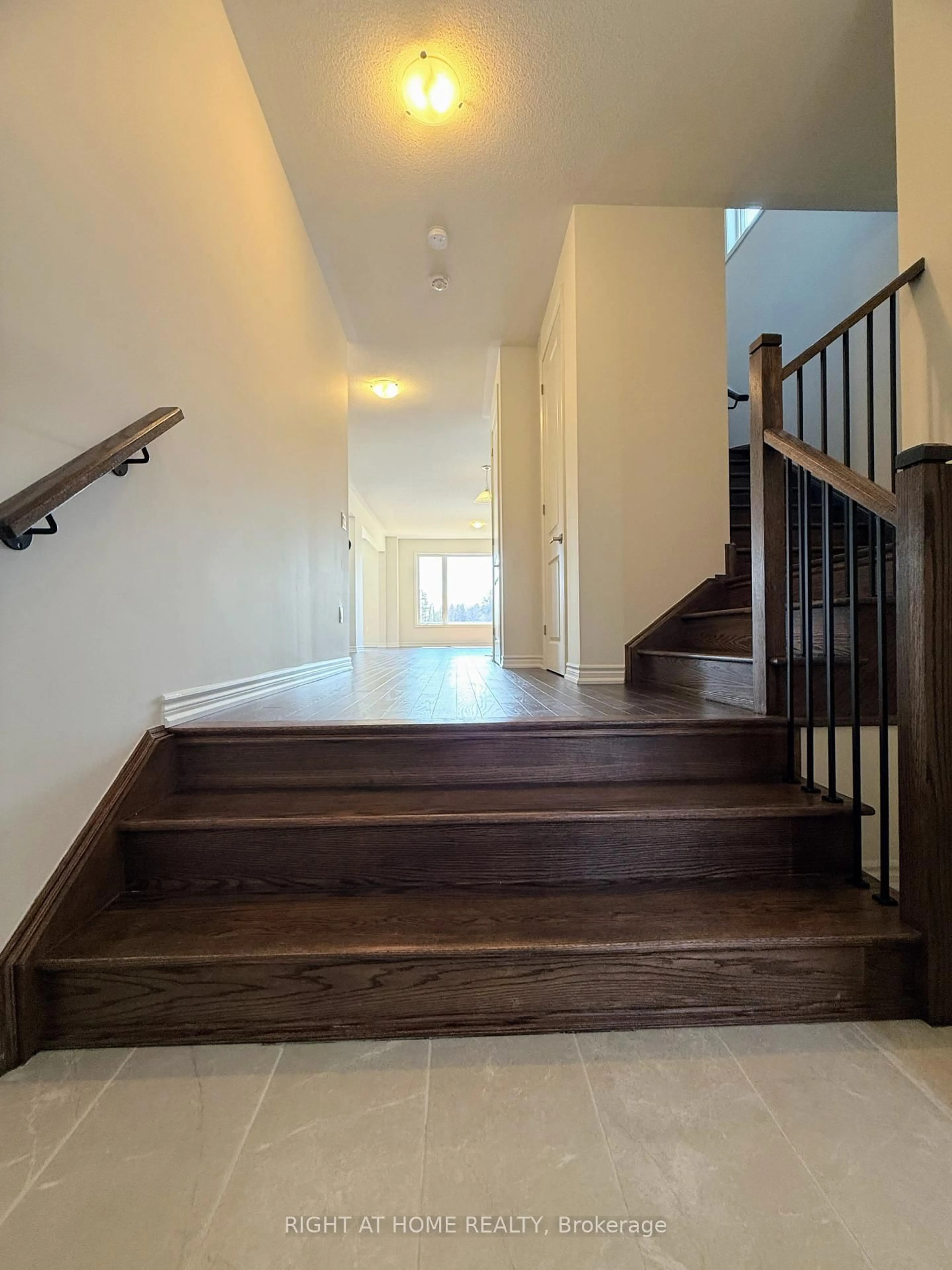 Stairs for 30 Shepherd Dr, Barrie Ontario L9J 0P3