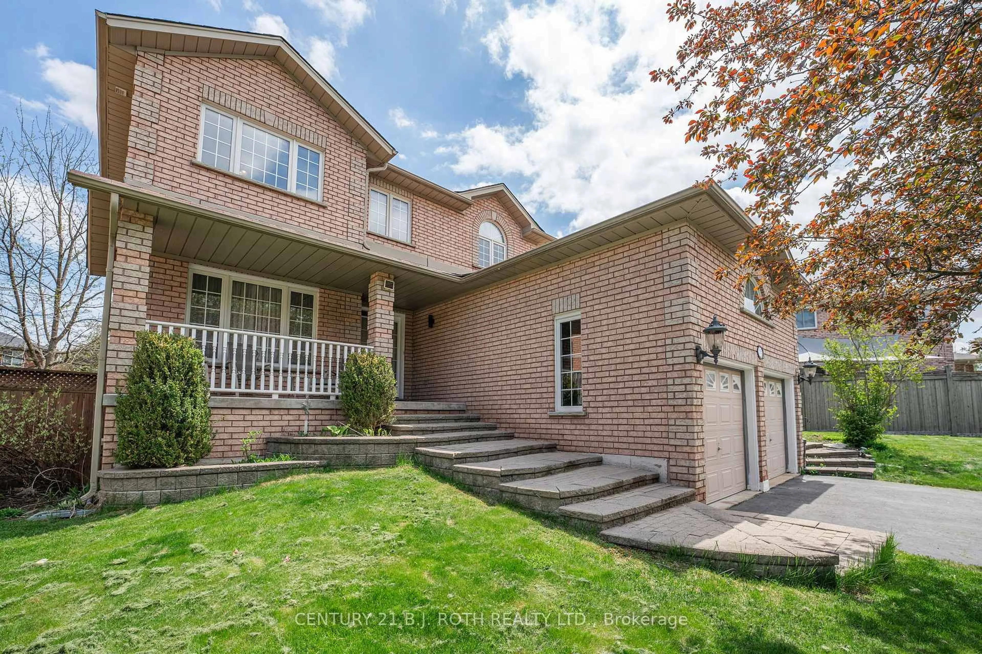 Home with brick exterior material, street for 333 Cox Mill Rd, Barrie Ontario L4N 0L3