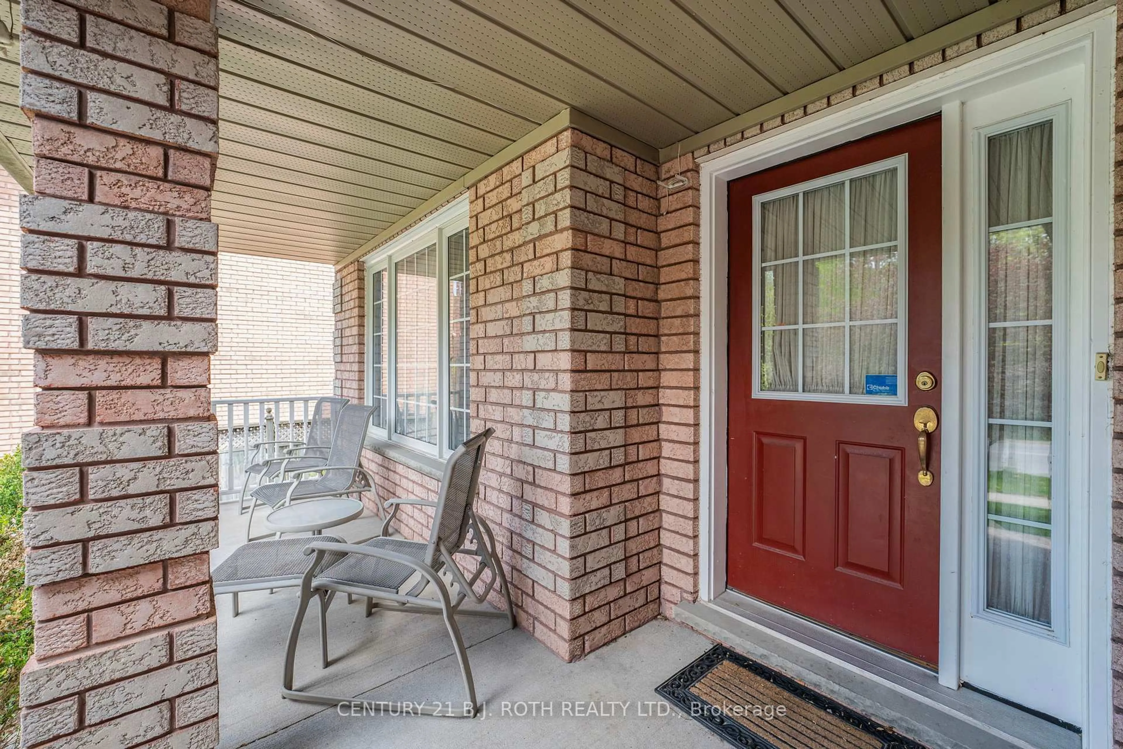 Indoor entryway for 333 Cox Mill Rd, Barrie Ontario L4N 0L3
