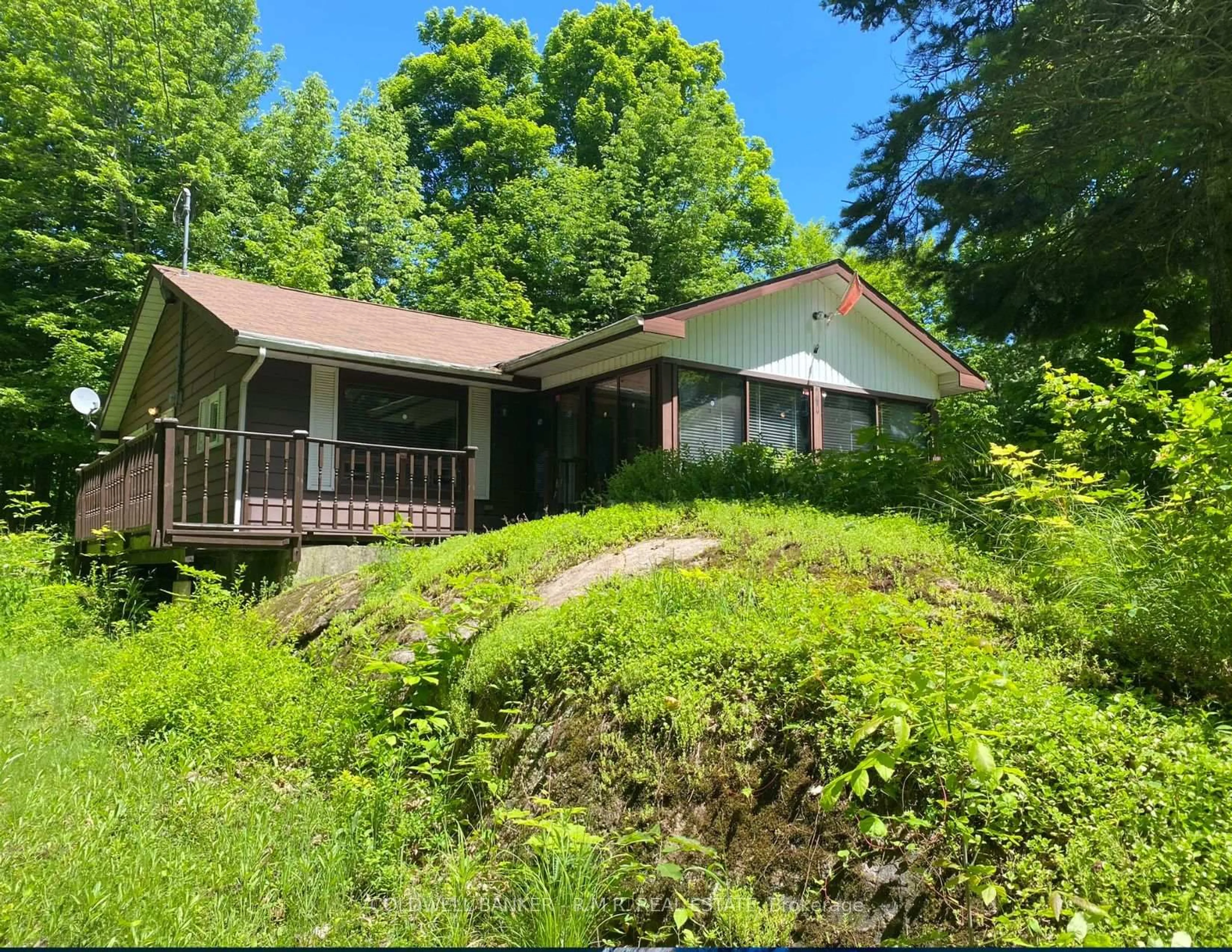 A pic from outside/outdoor area/front of a property/back of a property/a pic from drone, forest/trees view for 3493 Southwood Beach Blvd, Ramara Ontario L0K 2B0