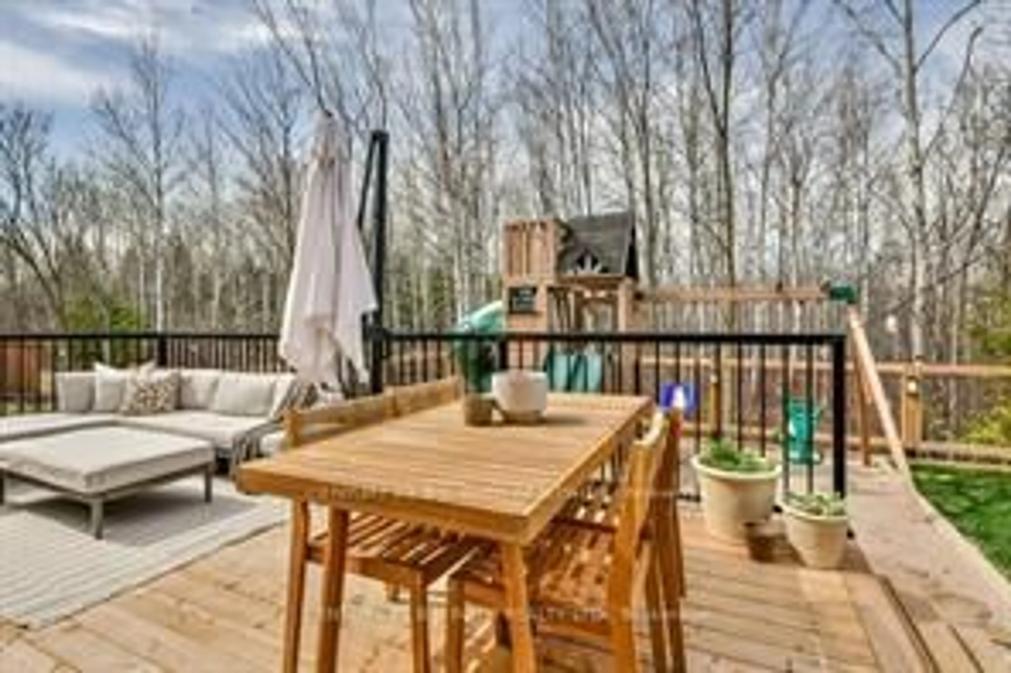 Patio, unknown for 215 Roy Dr, Clearview Ontario L0M 1S0
