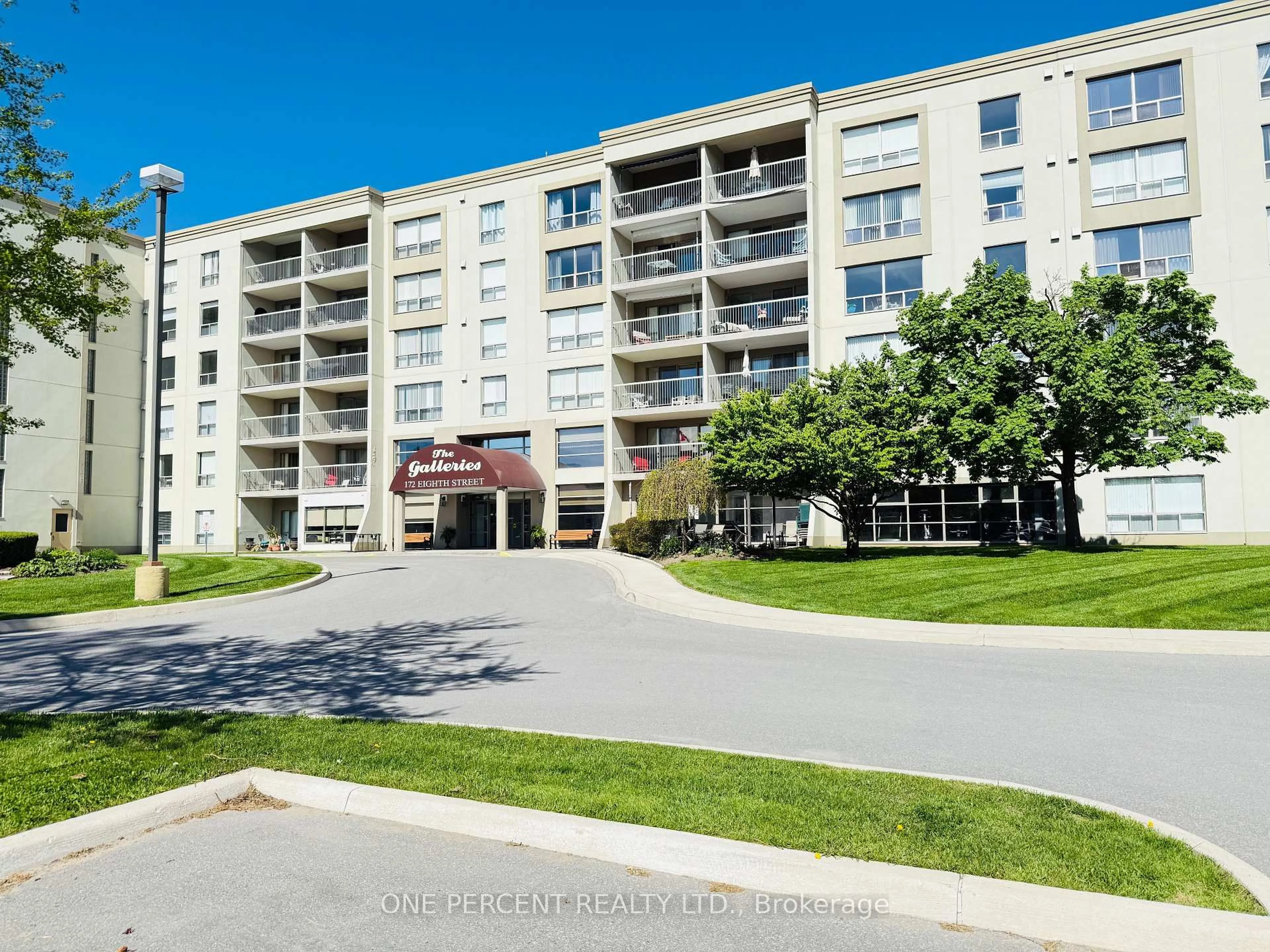 A pic from outside/outdoor area/front of a property/back of a property/a pic from drone, unknown for 172 Eighth St #310, Collingwood Ontario L9Y 4T2
