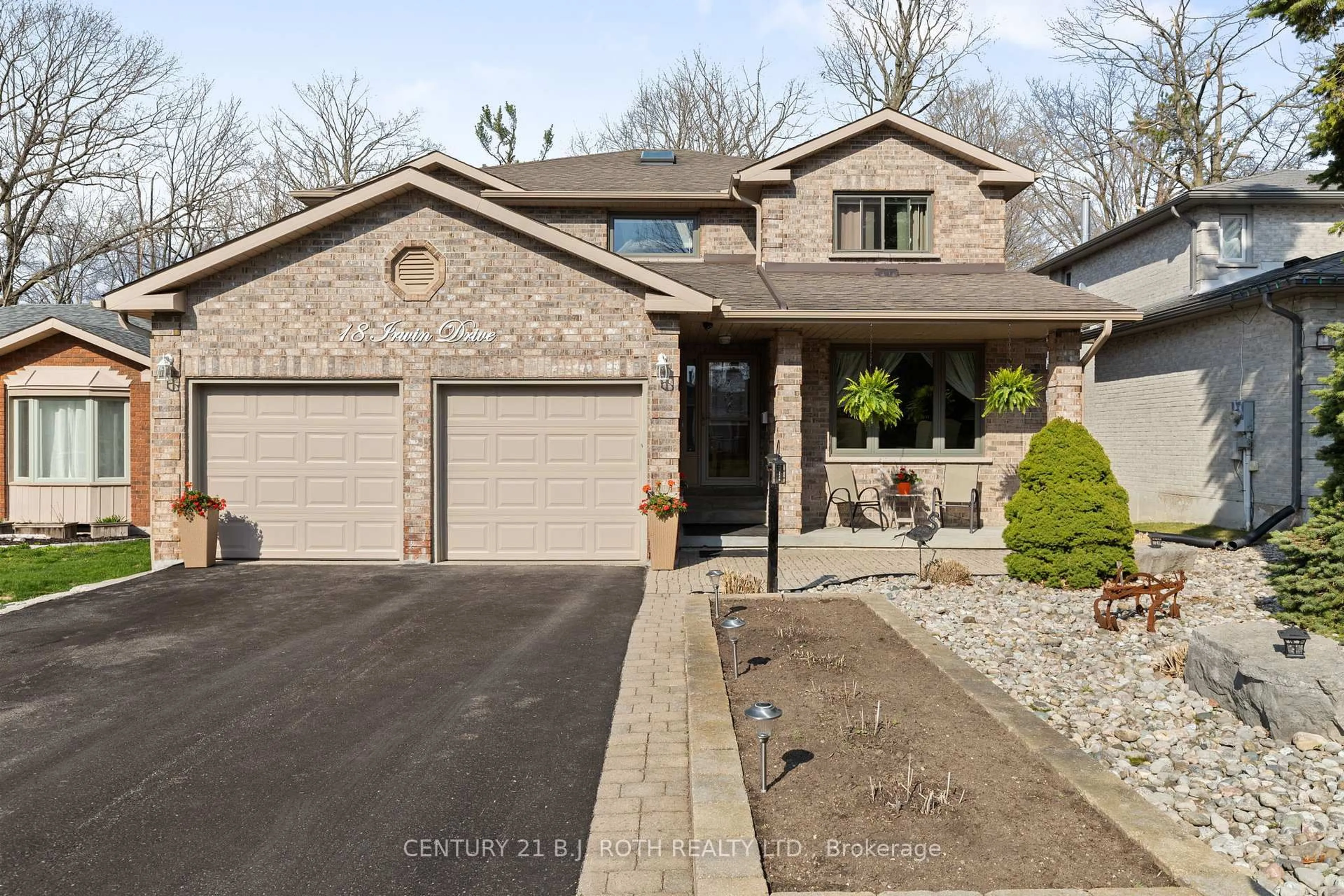 Home with brick exterior material, street for 18 IRWIN Dr, Barrie Ontario L4N 7A6