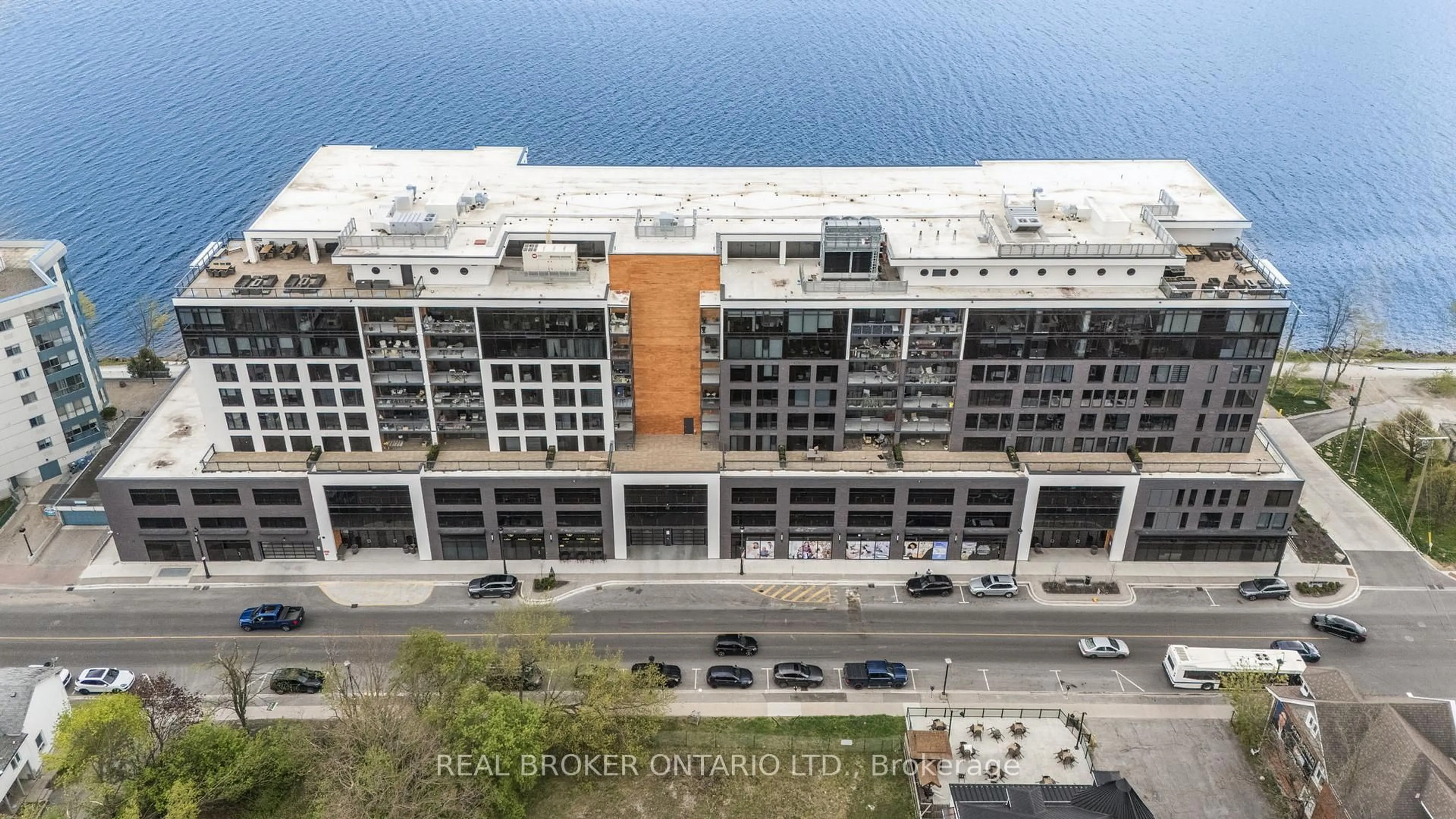A pic from outside/outdoor area/front of a property/back of a property/a pic from drone, city buildings view from balcony for 185 Dunlop St #PH 3, Barrie Ontario L4M 0L7