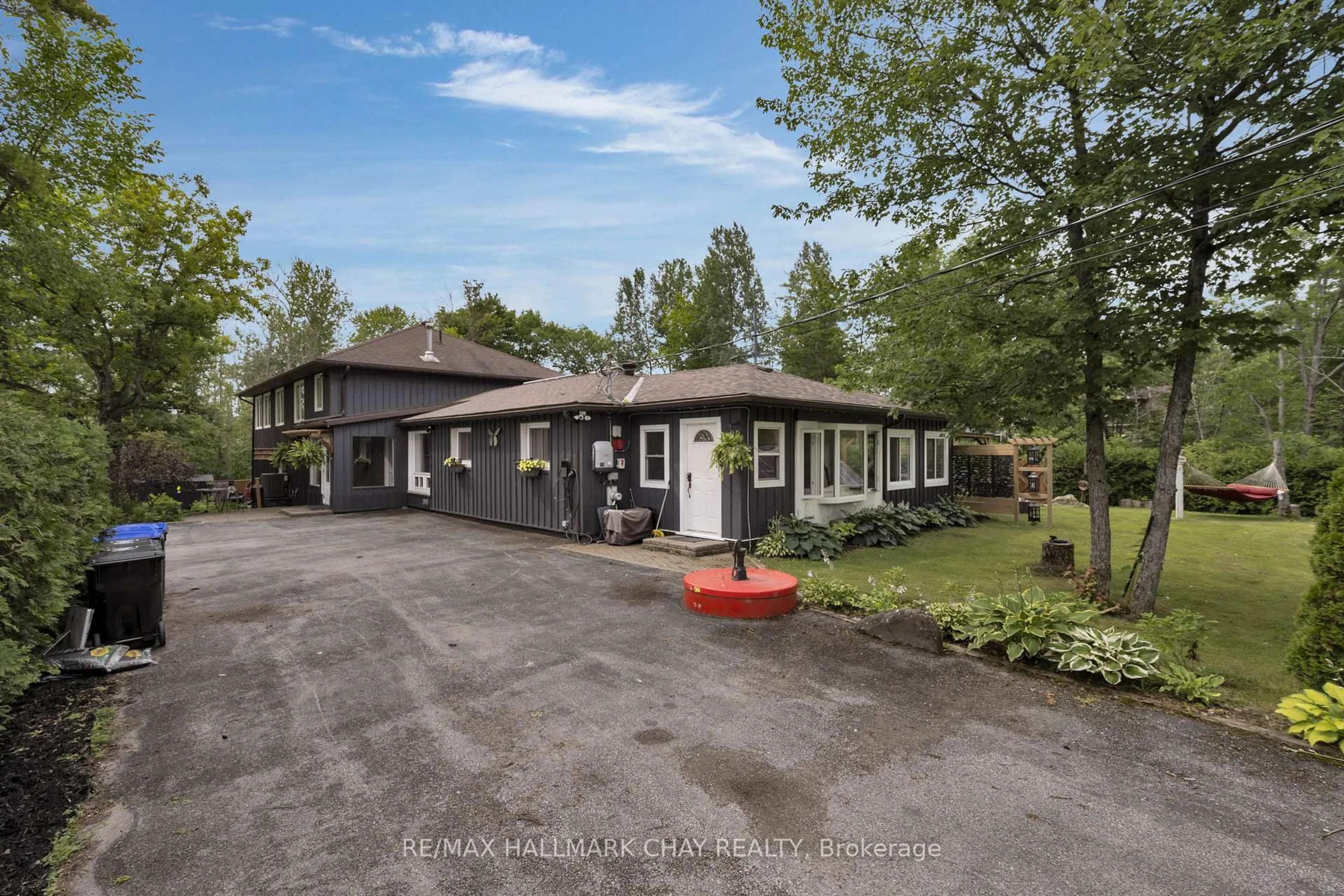 A pic from outside/outdoor area/front of a property/back of a property/a pic from drone, unknown for 54 Forest Harbour Pkwy, Tay Ontario L0K 2C0