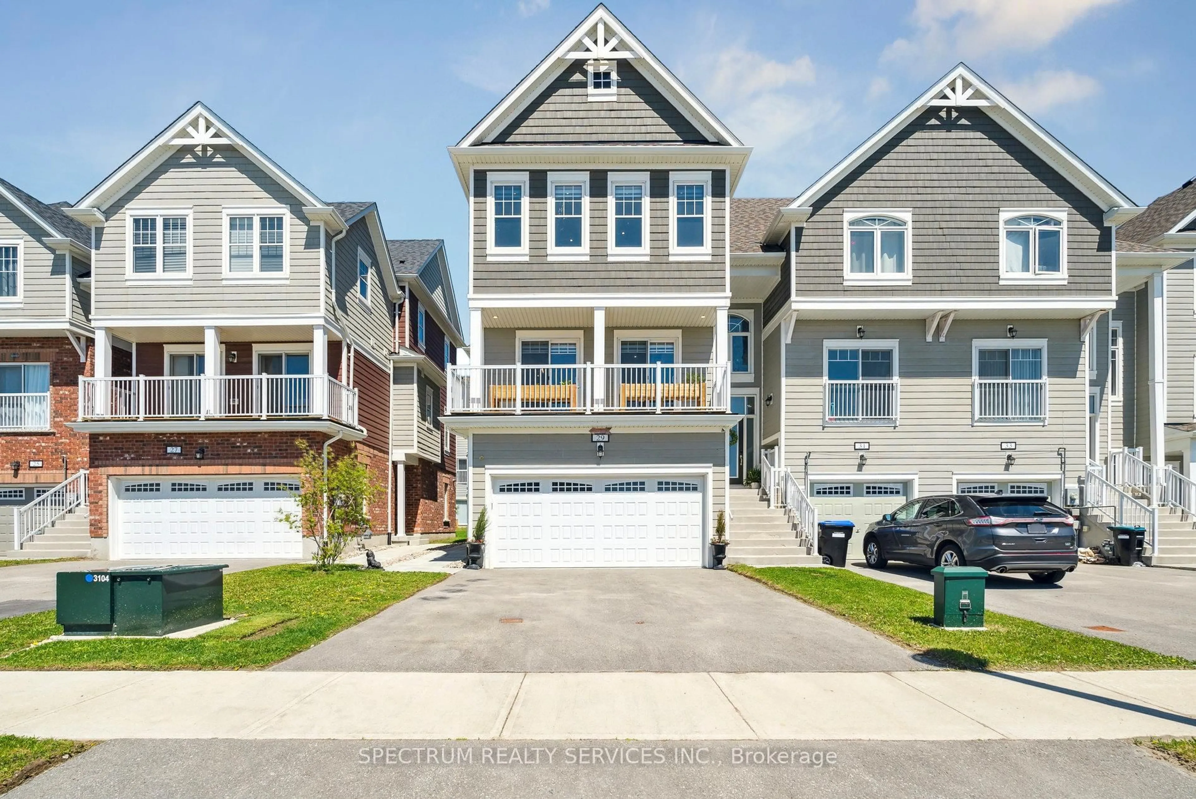Home with vinyl exterior material, street for 29 SHELBURNE Ave, Wasaga Beach Ontario L9Z 0J4