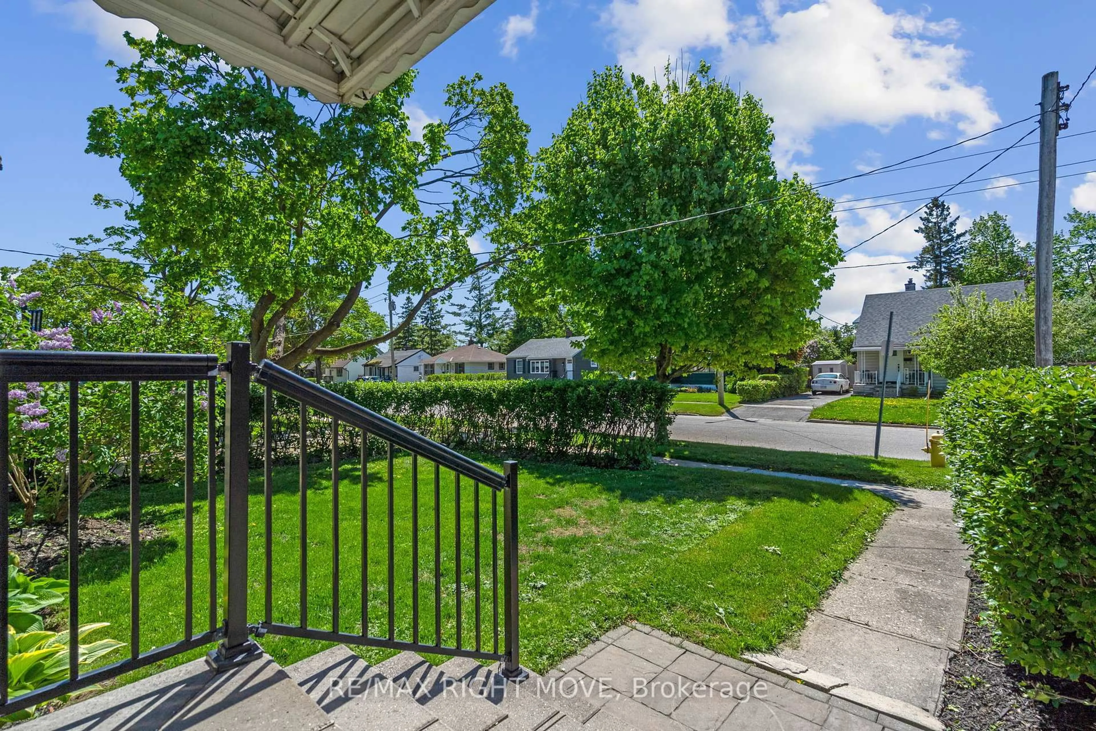Unknown for 13 Newton St, Barrie Ontario L4M 3N2