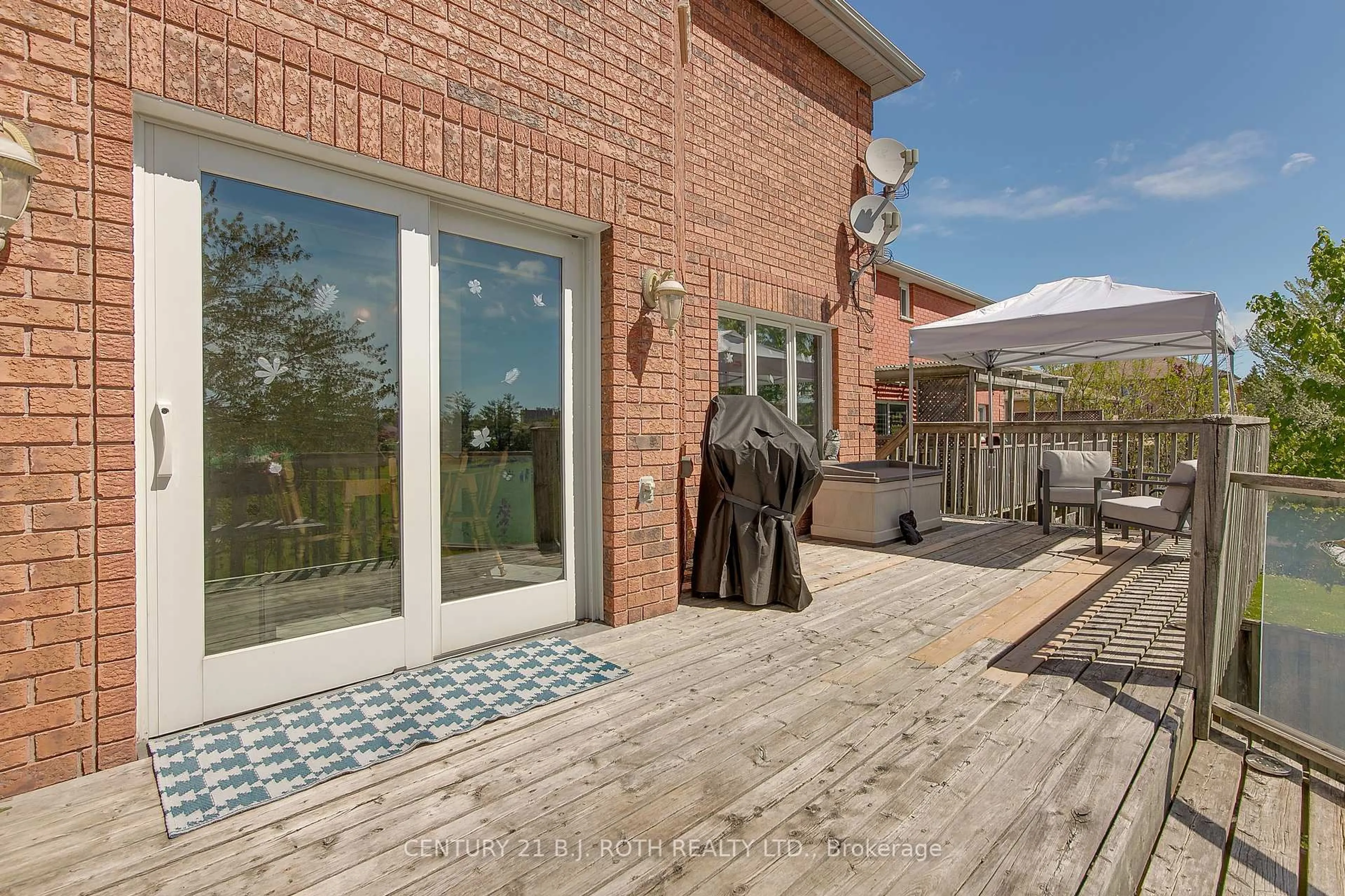 Patio, street for 57 Finlay Rd, Barrie Ontario L4N 7T7