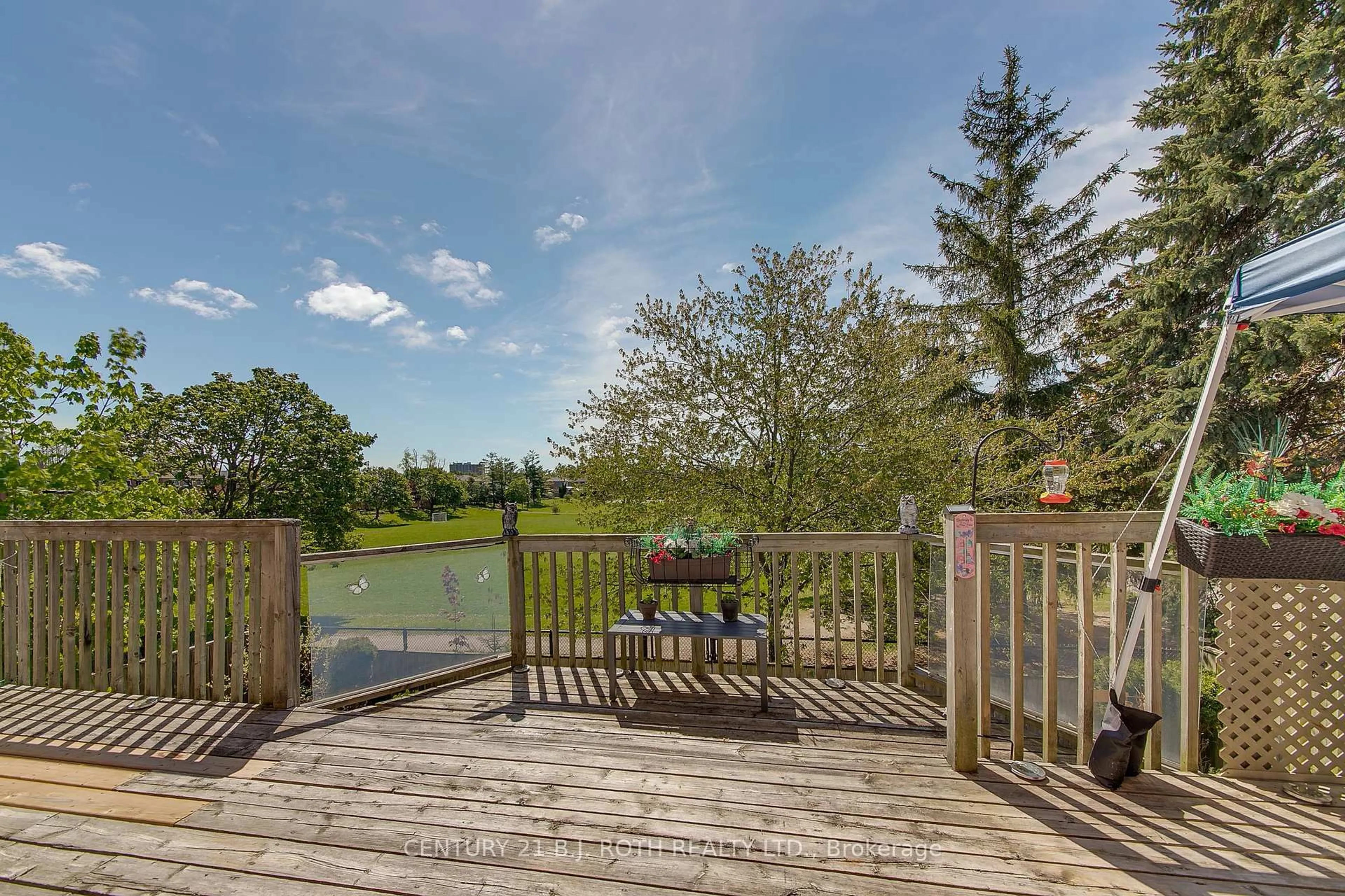 Patio, water/lake/river/ocean view for 57 Finlay Rd, Barrie Ontario L4N 7T7