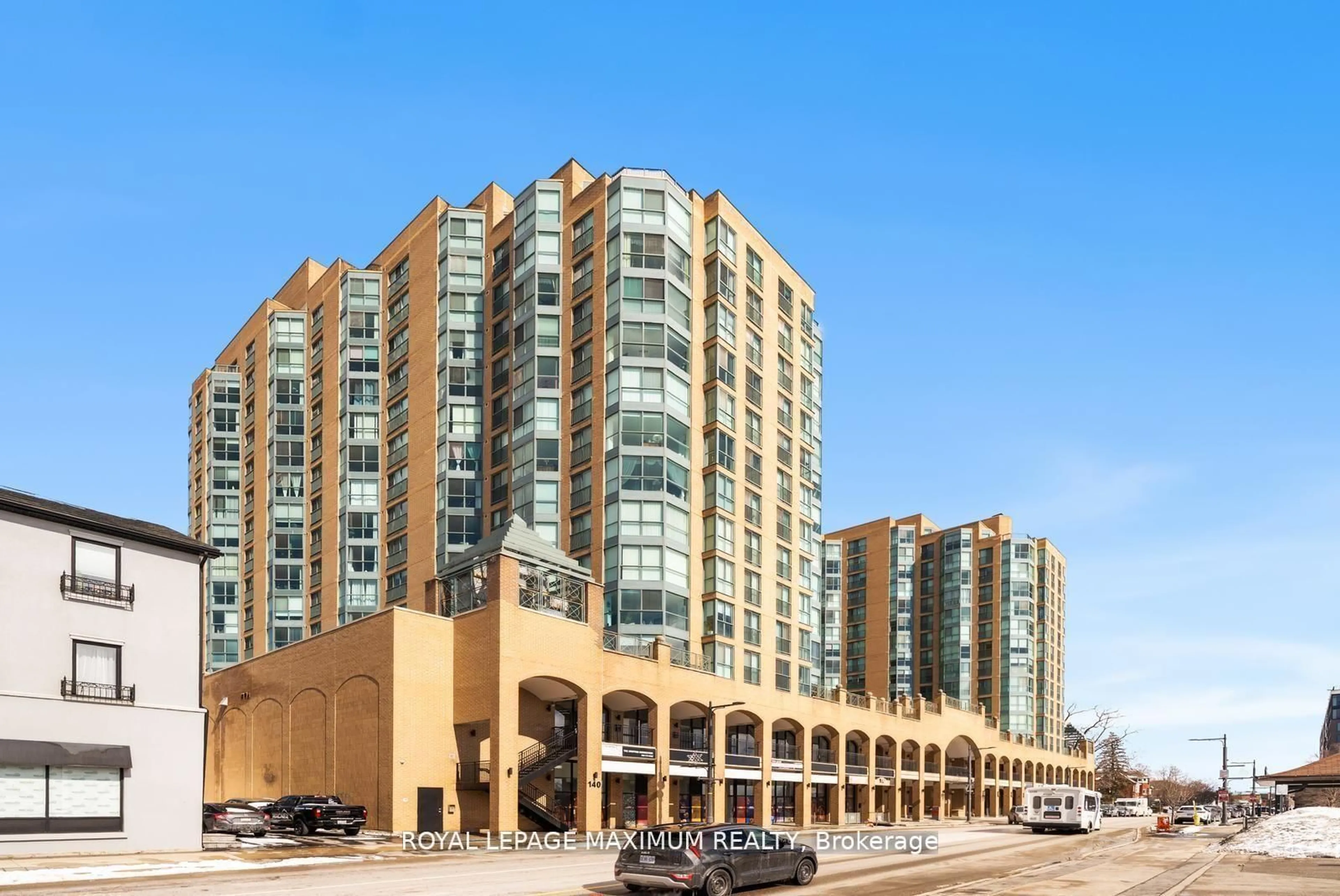 Indoor foyer for 150 Dunlop St #601, Barrie Ontario L4M 6H1