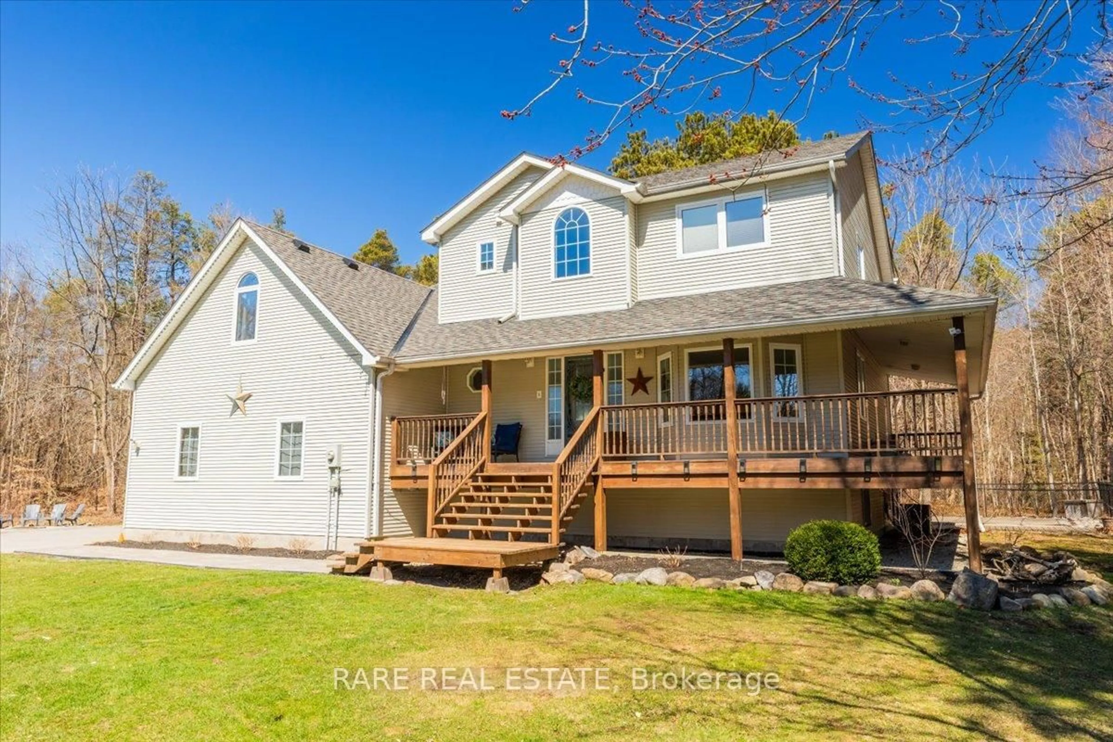 Home with vinyl exterior material, water/lake/river/ocean view for 5624 Concession 2 Rd, Clearview Ontario L0M 1N0