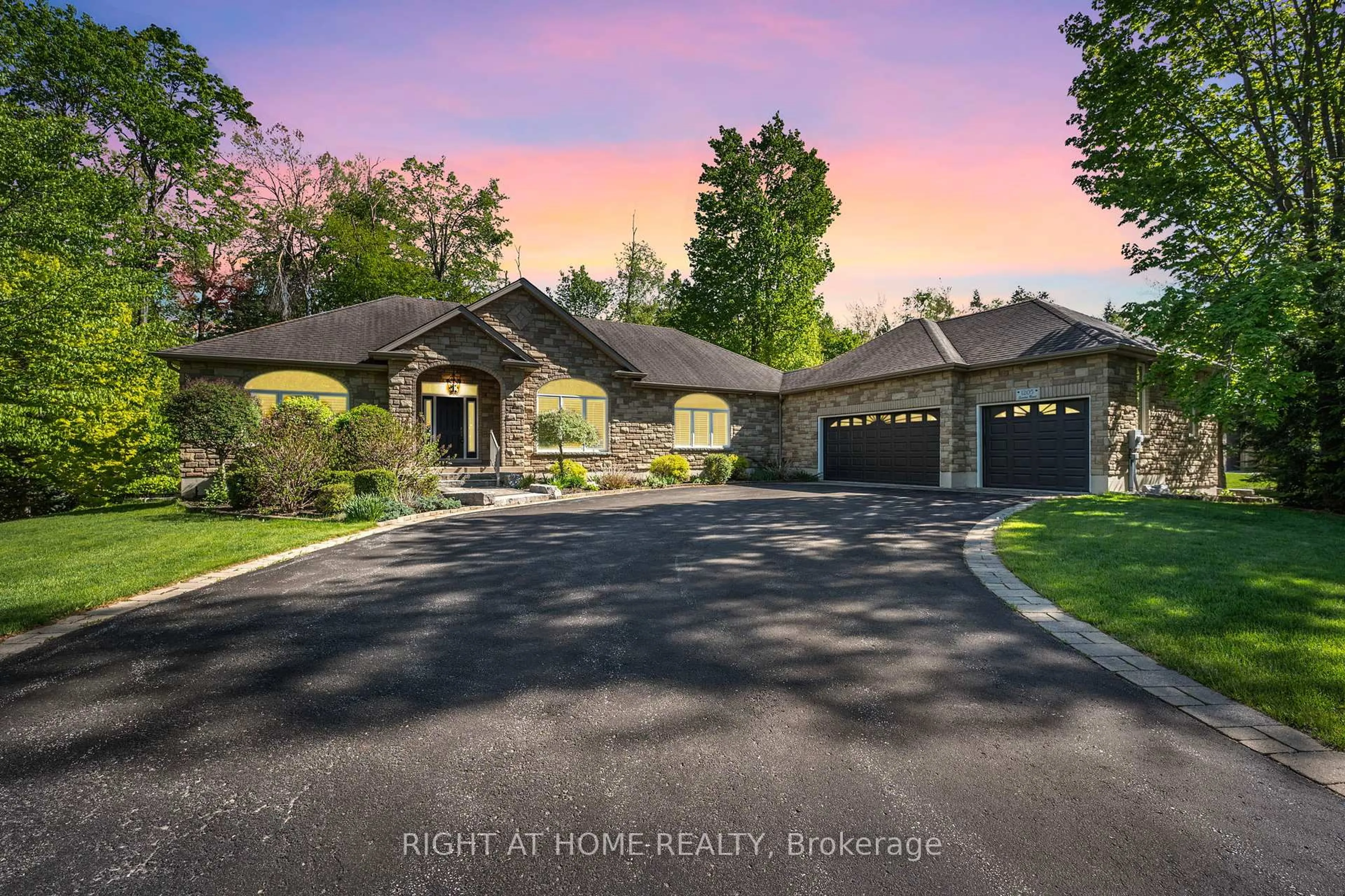 A pic from outside/outdoor area/front of a property/back of a property/a pic from drone, mountain view for 1205 Seadon Rd, Springwater Ontario L9X 1V5