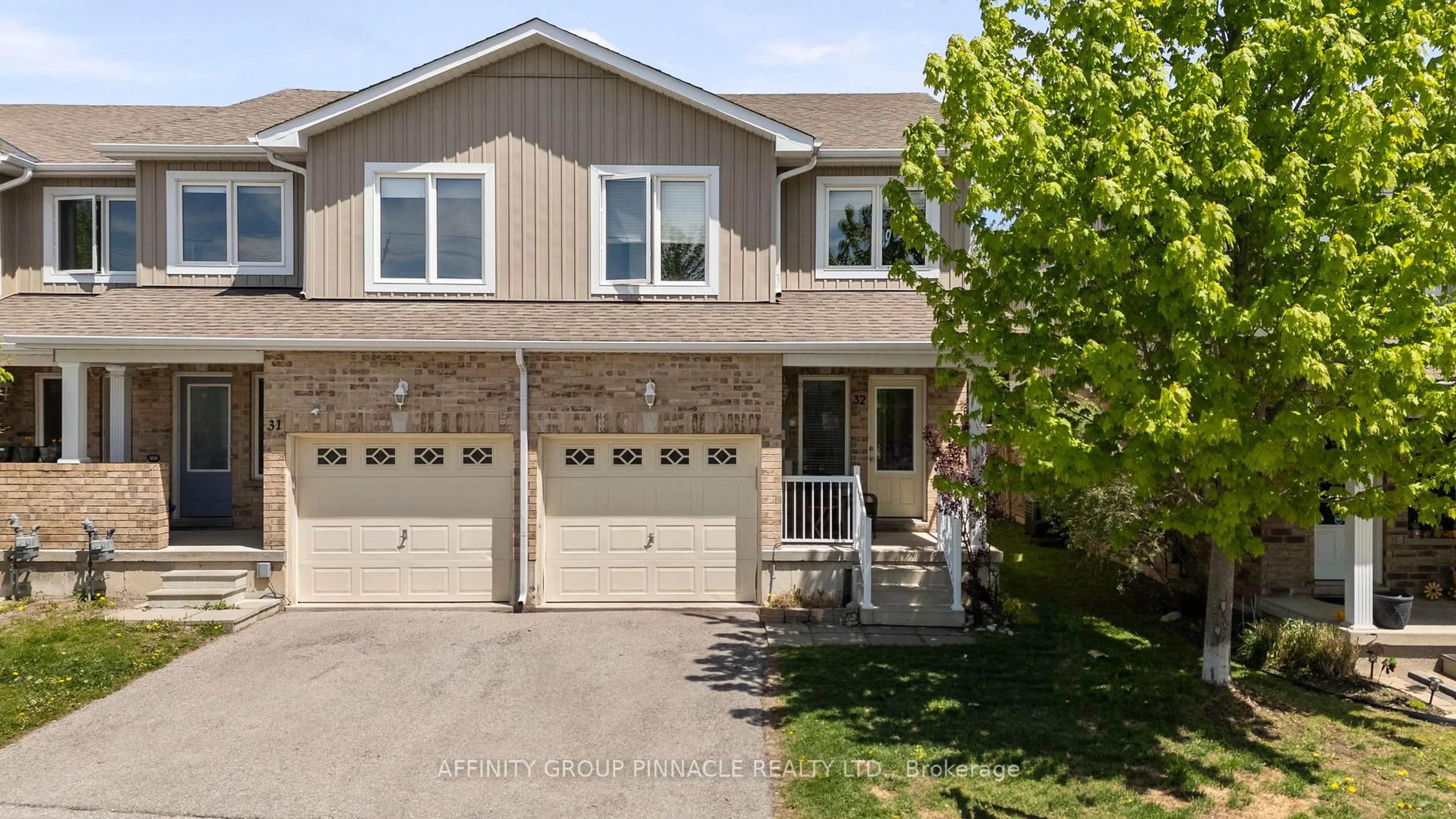 Home with brick exterior material, street for 75 Prince William Way #32, Barrie Ontario L4M 7P5