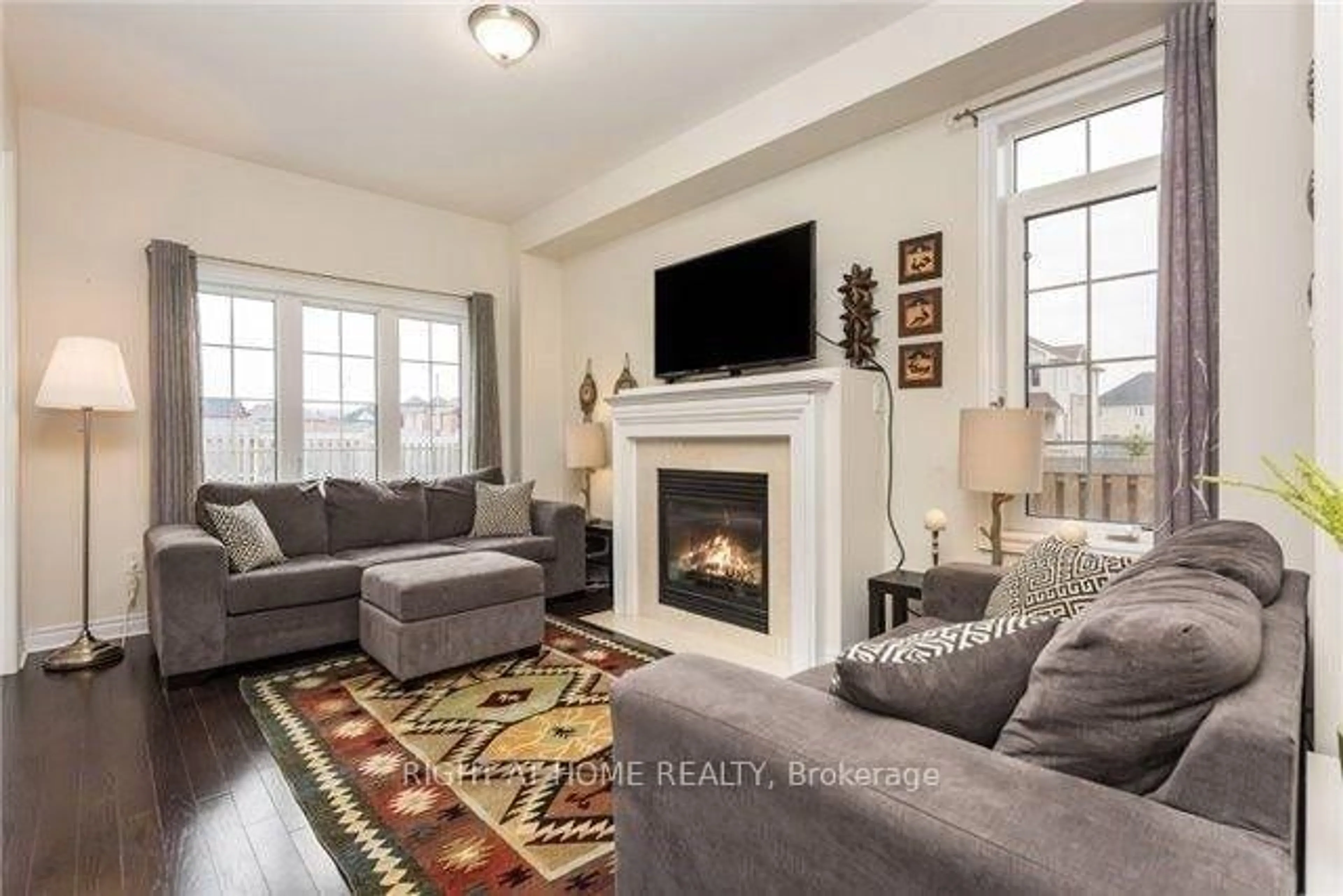 Living room with furniture, unknown for 23 Snelgrove Cres, Barrie Ontario L4N 6R6