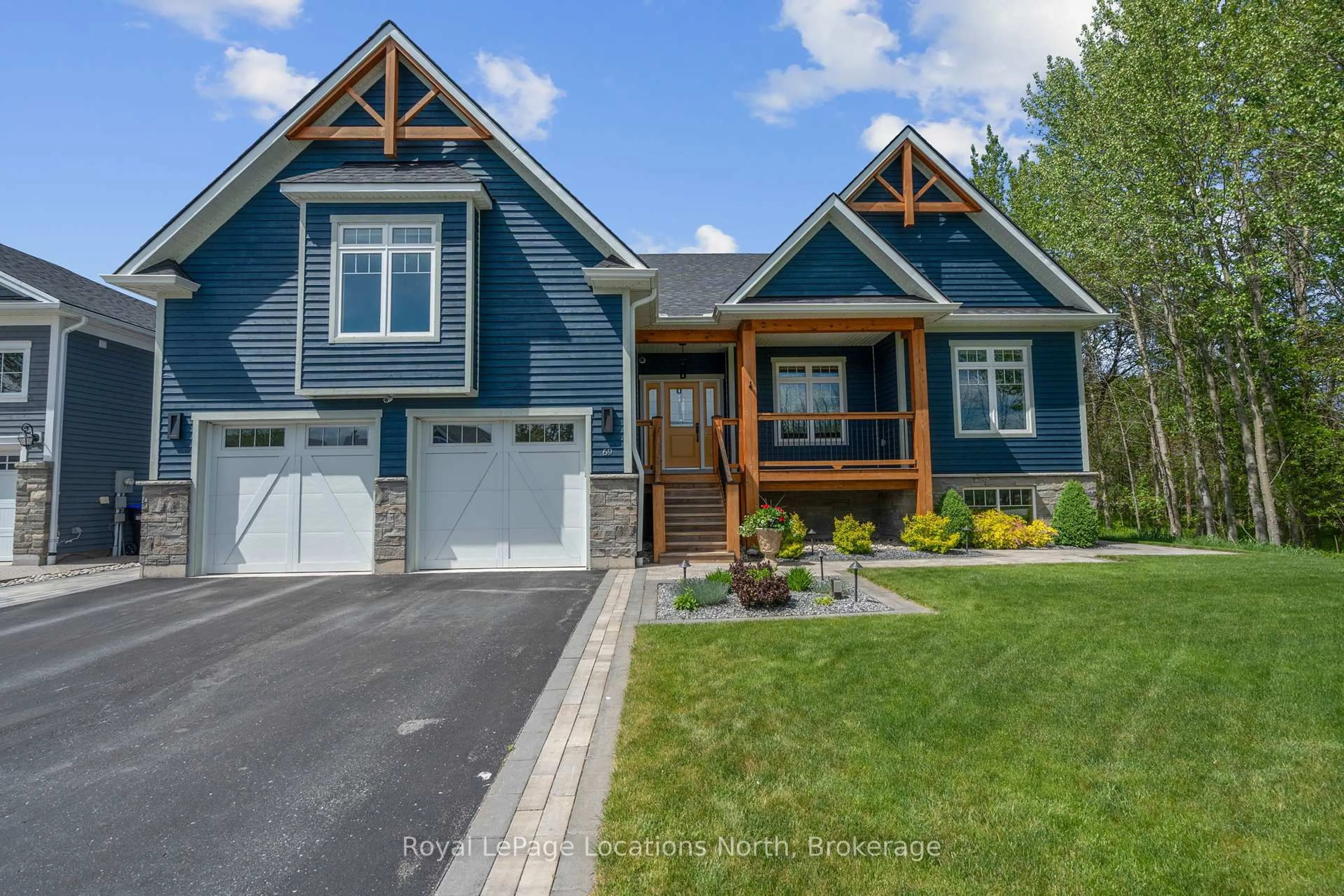 Home with vinyl exterior material, street for 69 Stanley St, Collingwood Ontario L9Y 0G7