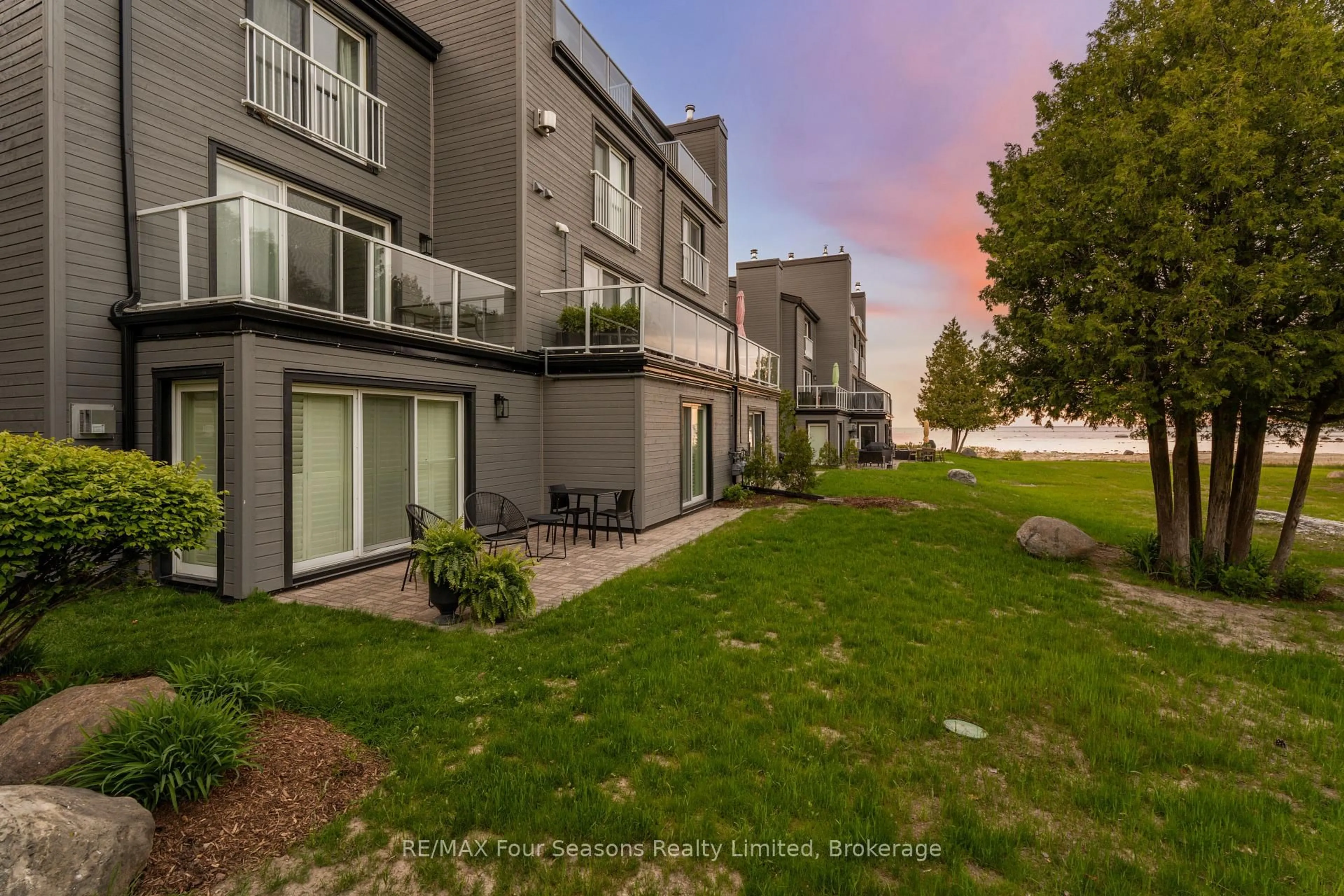 Patio, unknown for 44 Trott Blvd #7, Collingwood Ontario L9Y 5B7