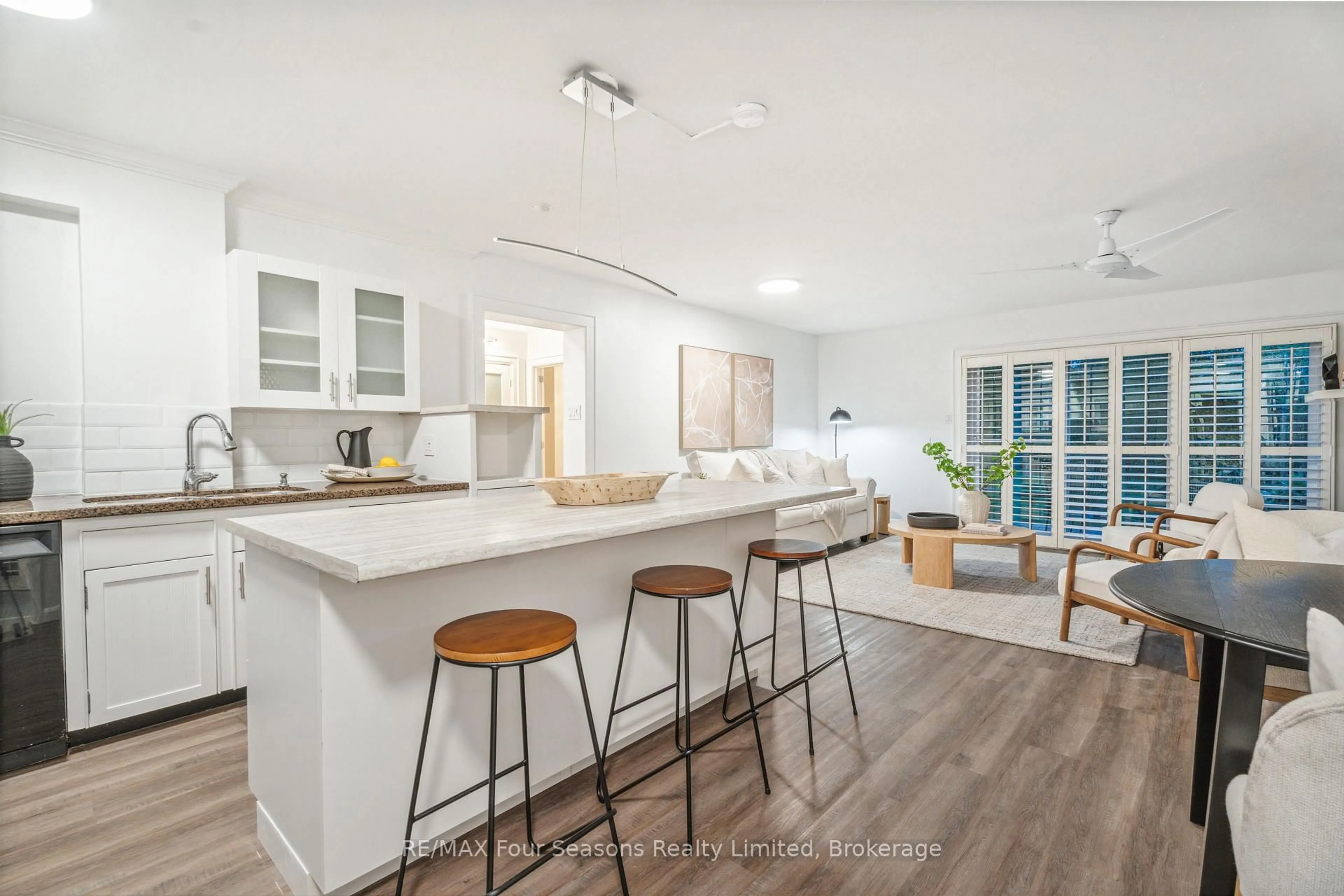 Open concept kitchen, unknown for 44 Trott Blvd #7, Collingwood Ontario L9Y 5B7