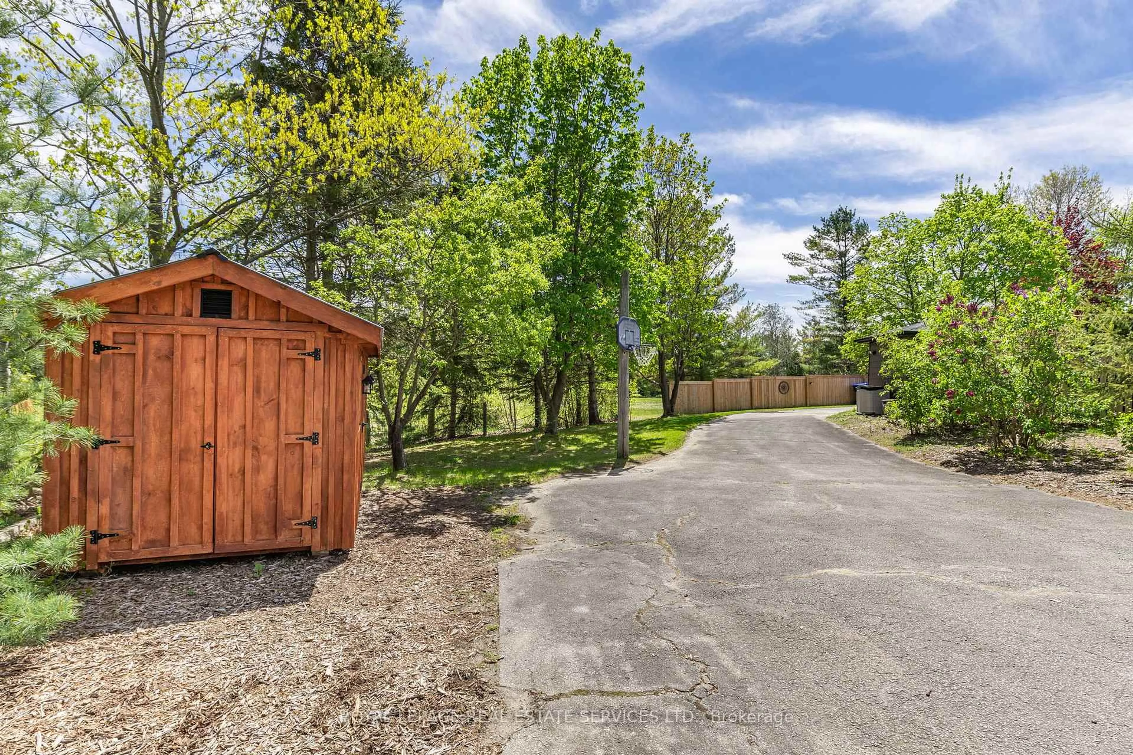 Shed for 83 Frederick Dr, Wasaga Beach Ontario L9Z 1P9
