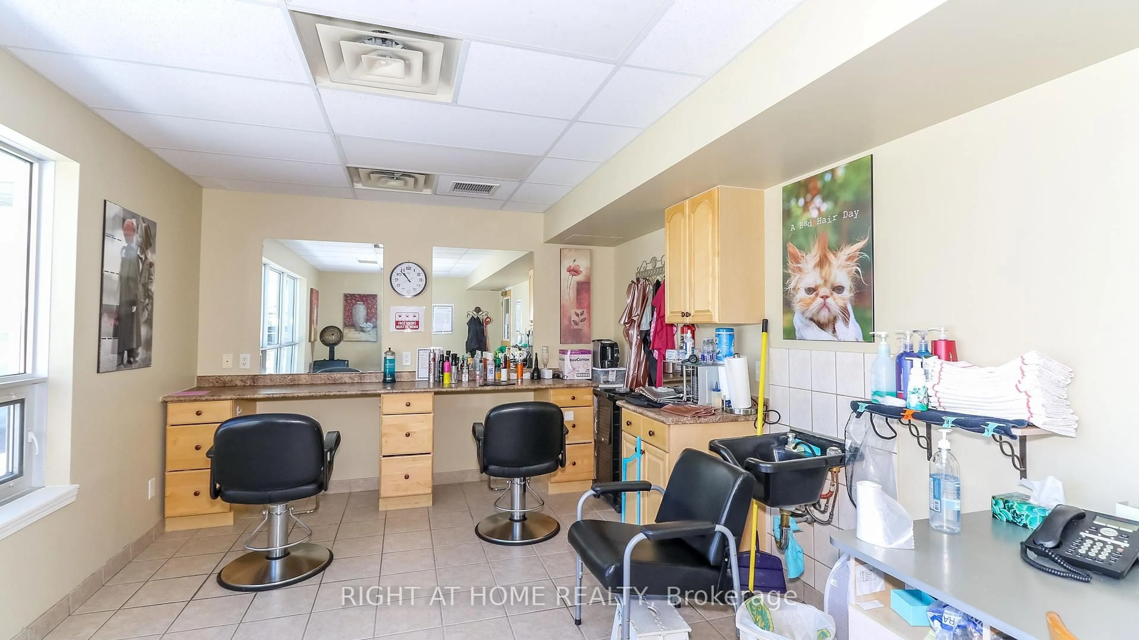 A pic of a room for 90 Dean Ave #201, Barrie Ontario L4N 0M3