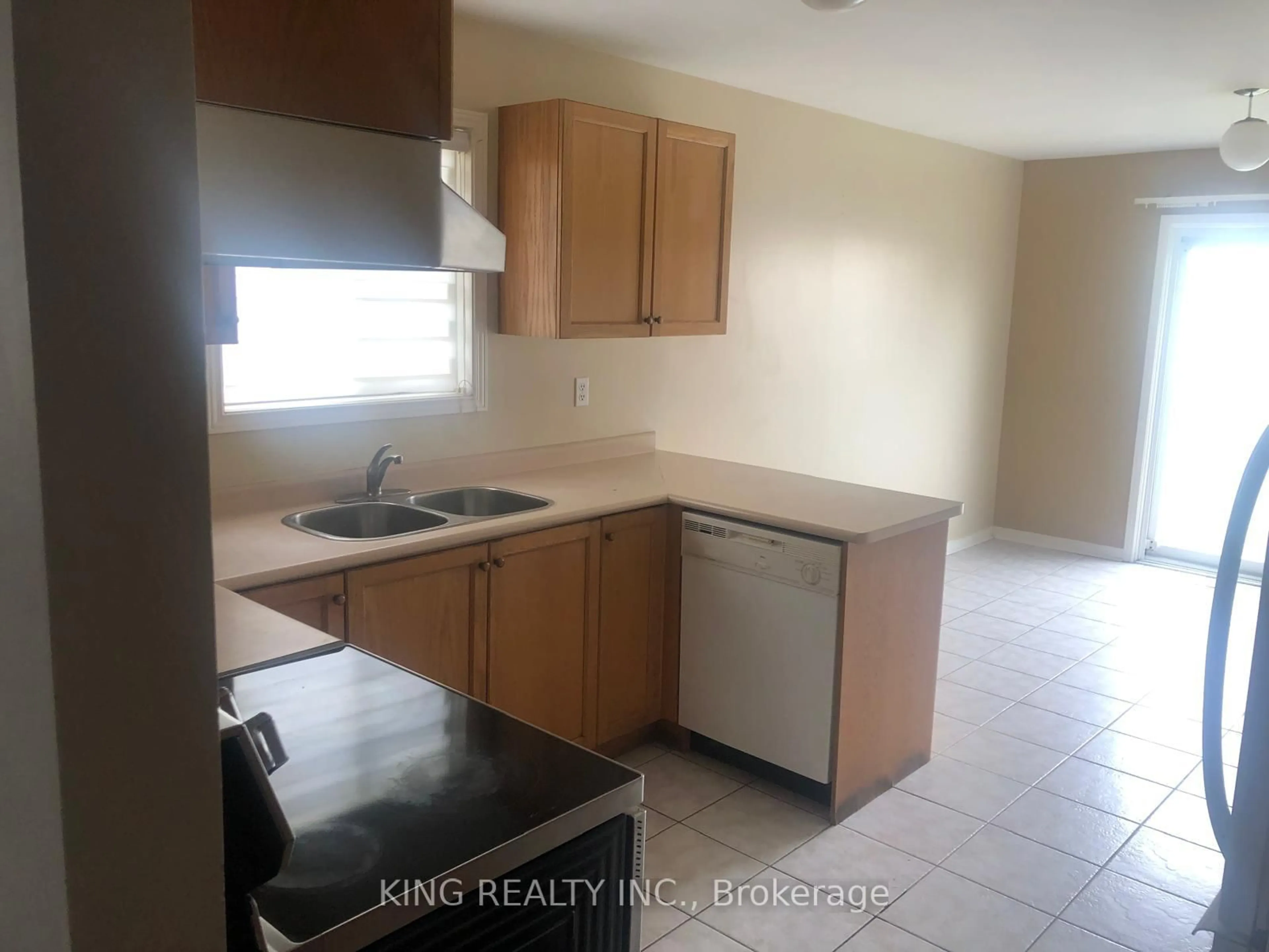 Standard kitchen, unknown for 260 STANLEY St, Barrie Ontario L4M 6Y2