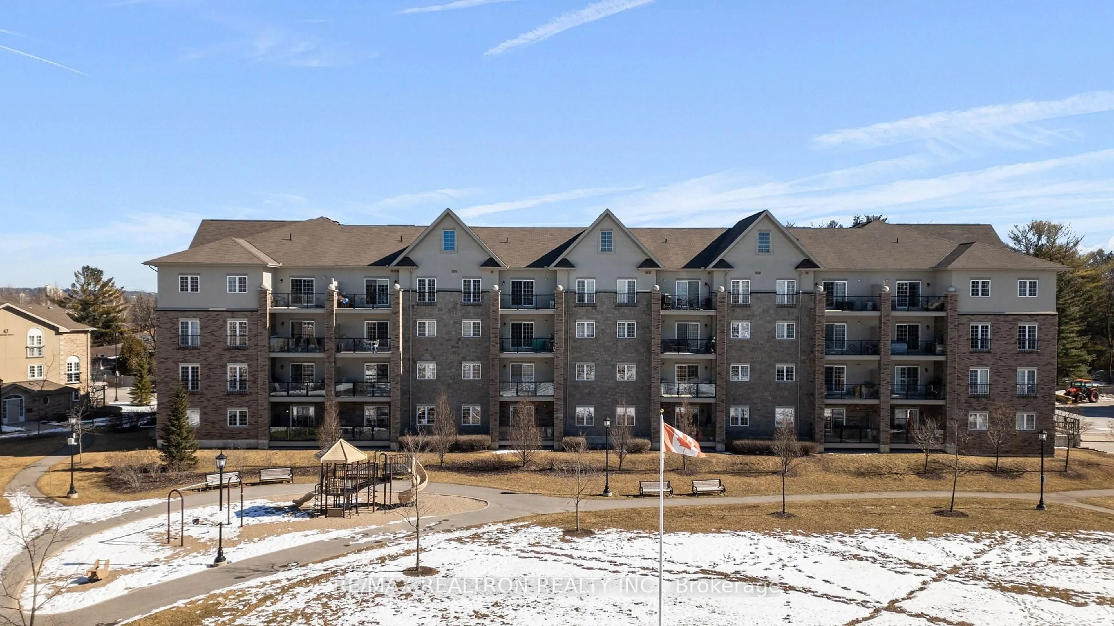 A pic from outside/outdoor area/front of a property/back of a property/a pic from drone, unknown for 45 Ferndale Dr #107, Barrie Ontario L4N 5W7