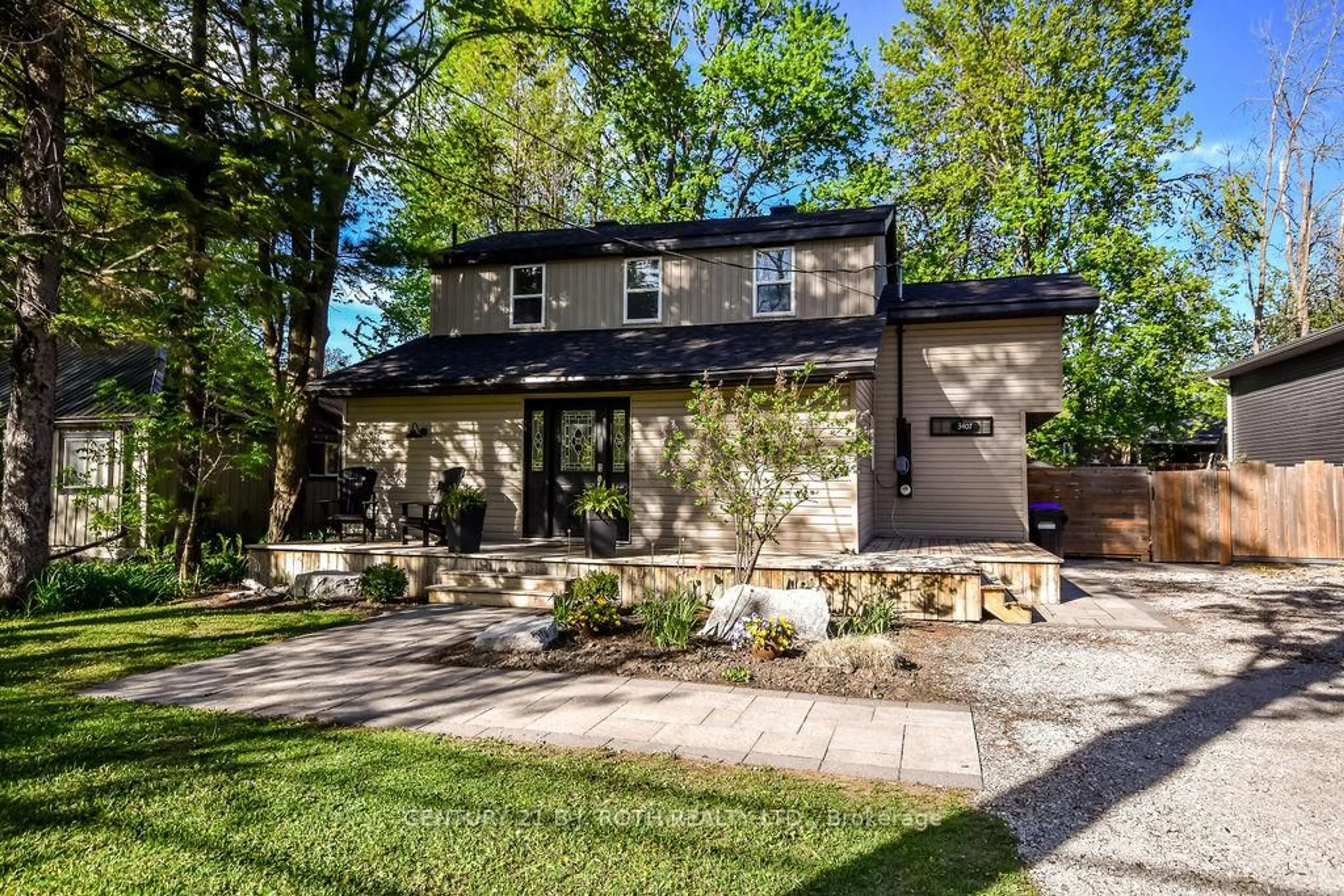 Home with brick exterior material, street for 3407 BAYOU Rd, Severn Ontario L3V 6H3