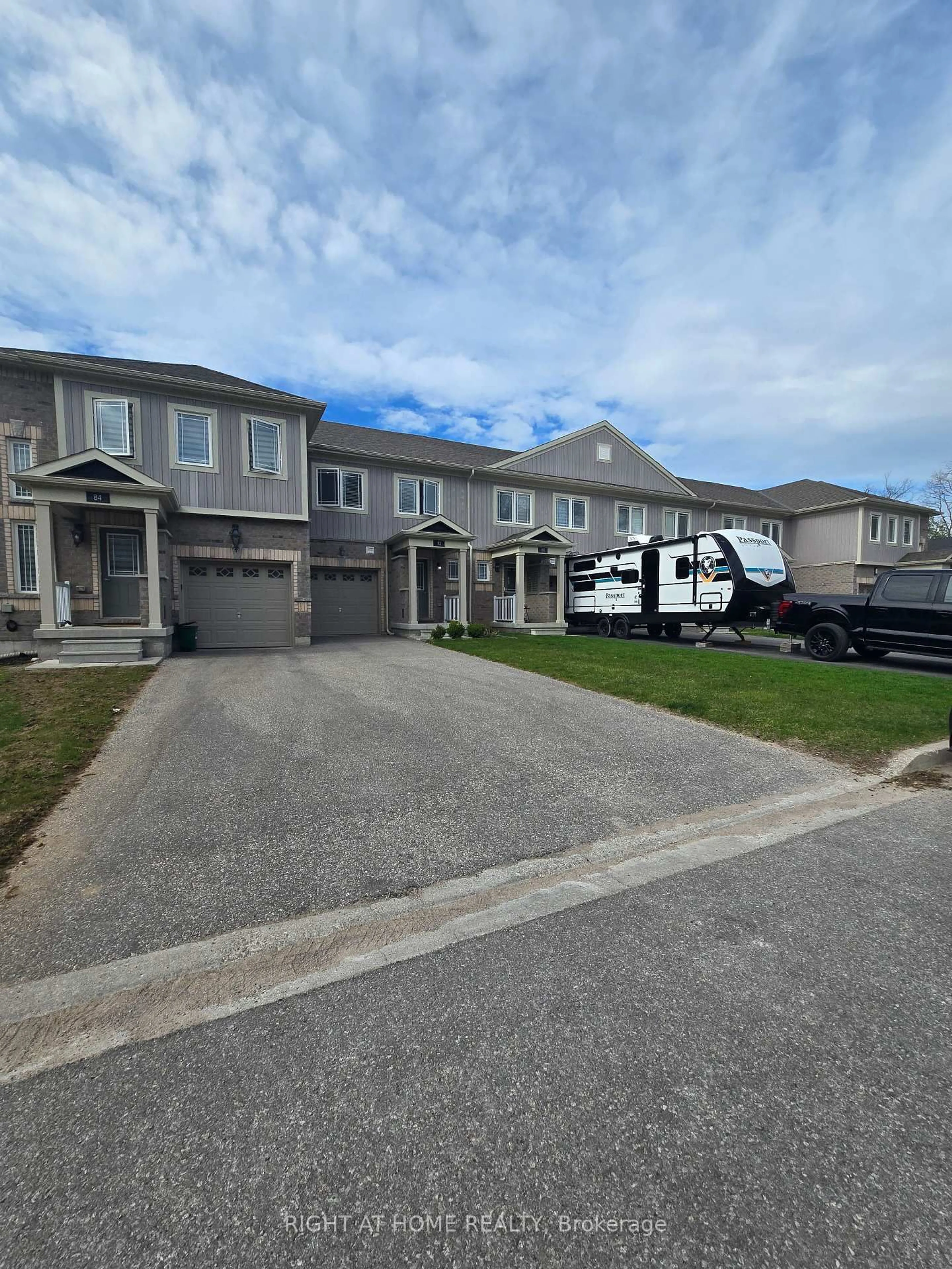 A pic from outside/outdoor area/front of a property/back of a property/a pic from drone, street for 82 Franks Way, Barrie Ontario L4N 3J1