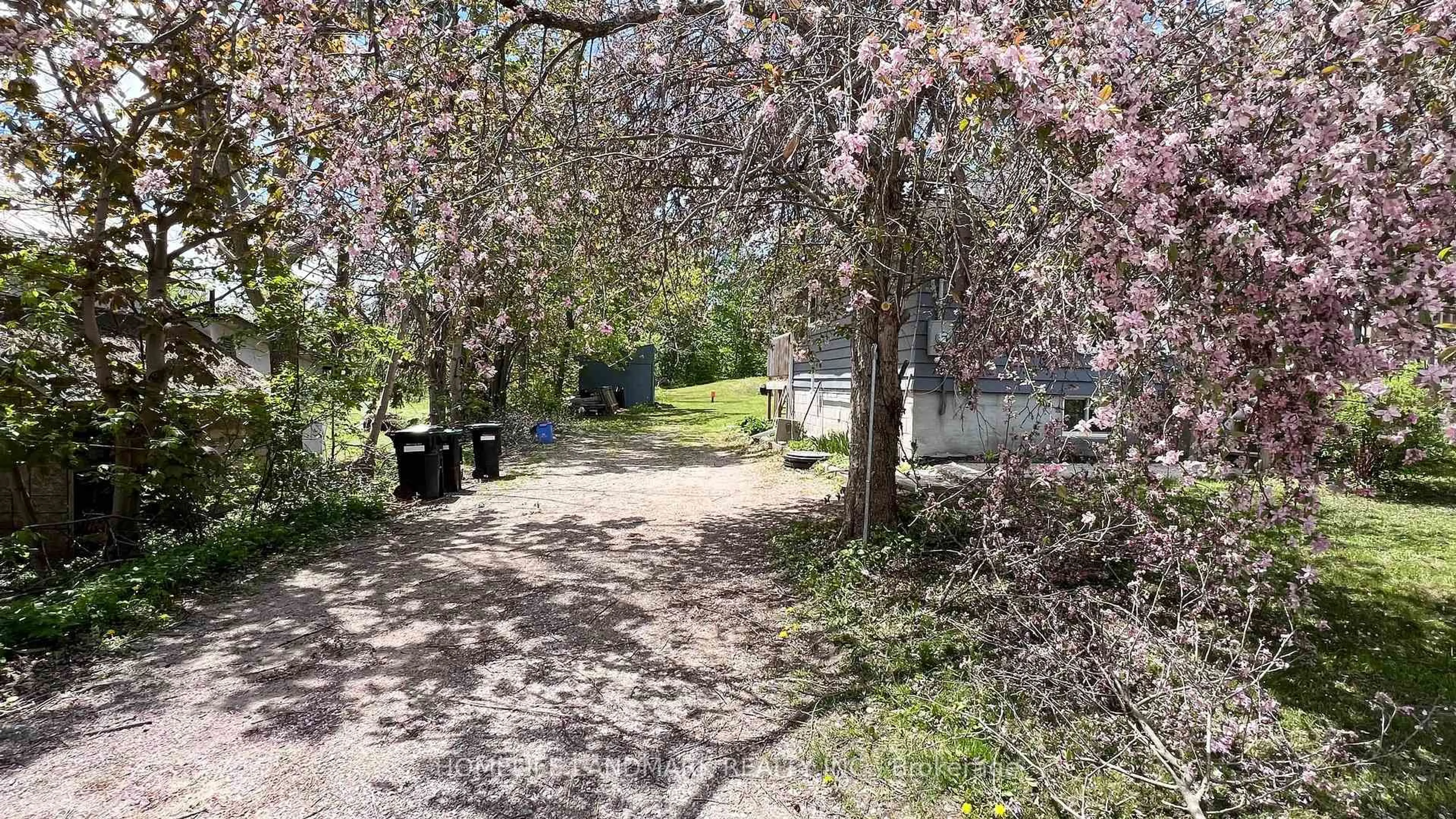 A pic from outside/outdoor area/front of a property/back of a property/a pic from drone, street for 688 7th Line, Oro-Medonte Ontario L0L 2E0