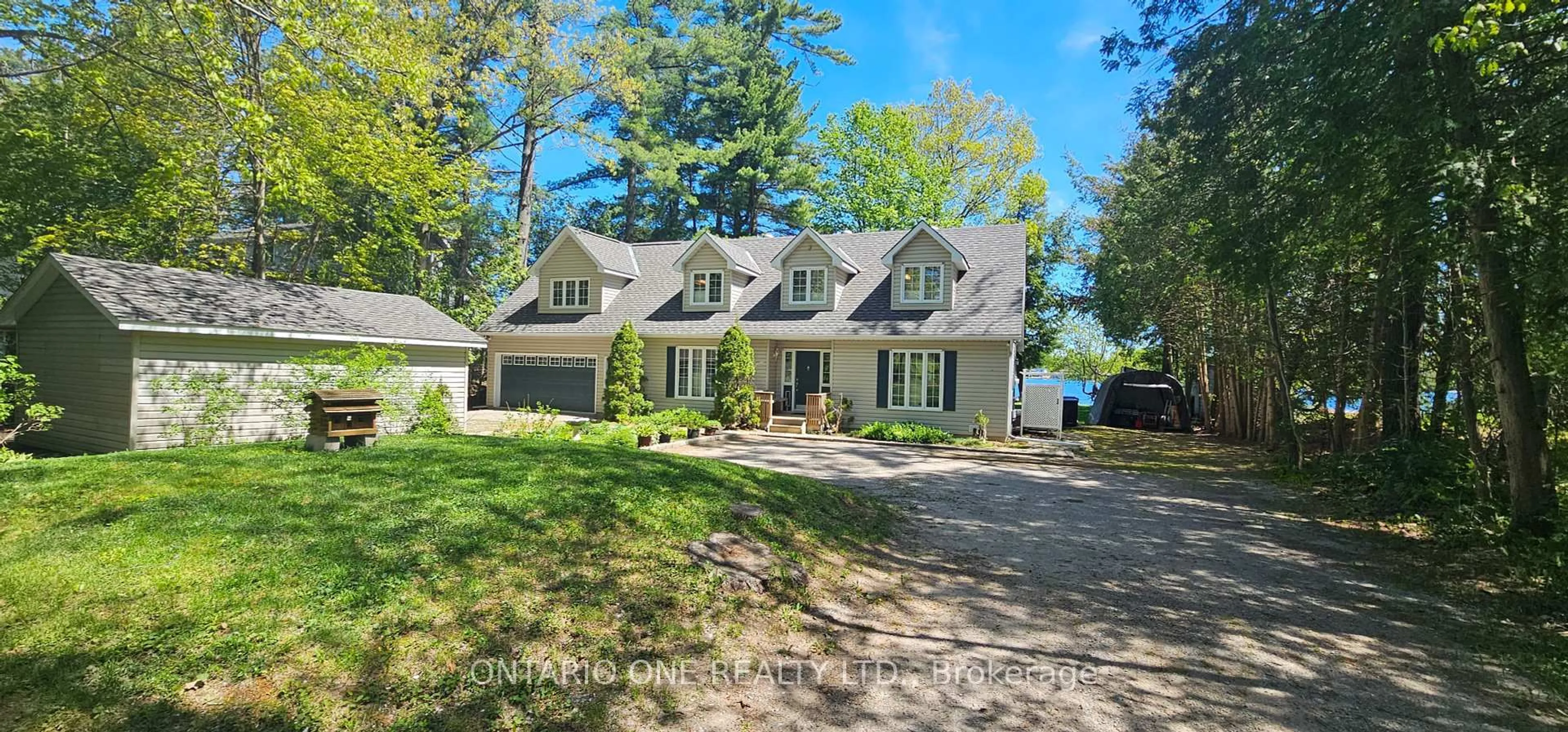 A pic from outside/outdoor area/front of a property/back of a property/a pic from drone, street for 3143 Sparrow Lake Rd, Severn Ontario L0K 2B0