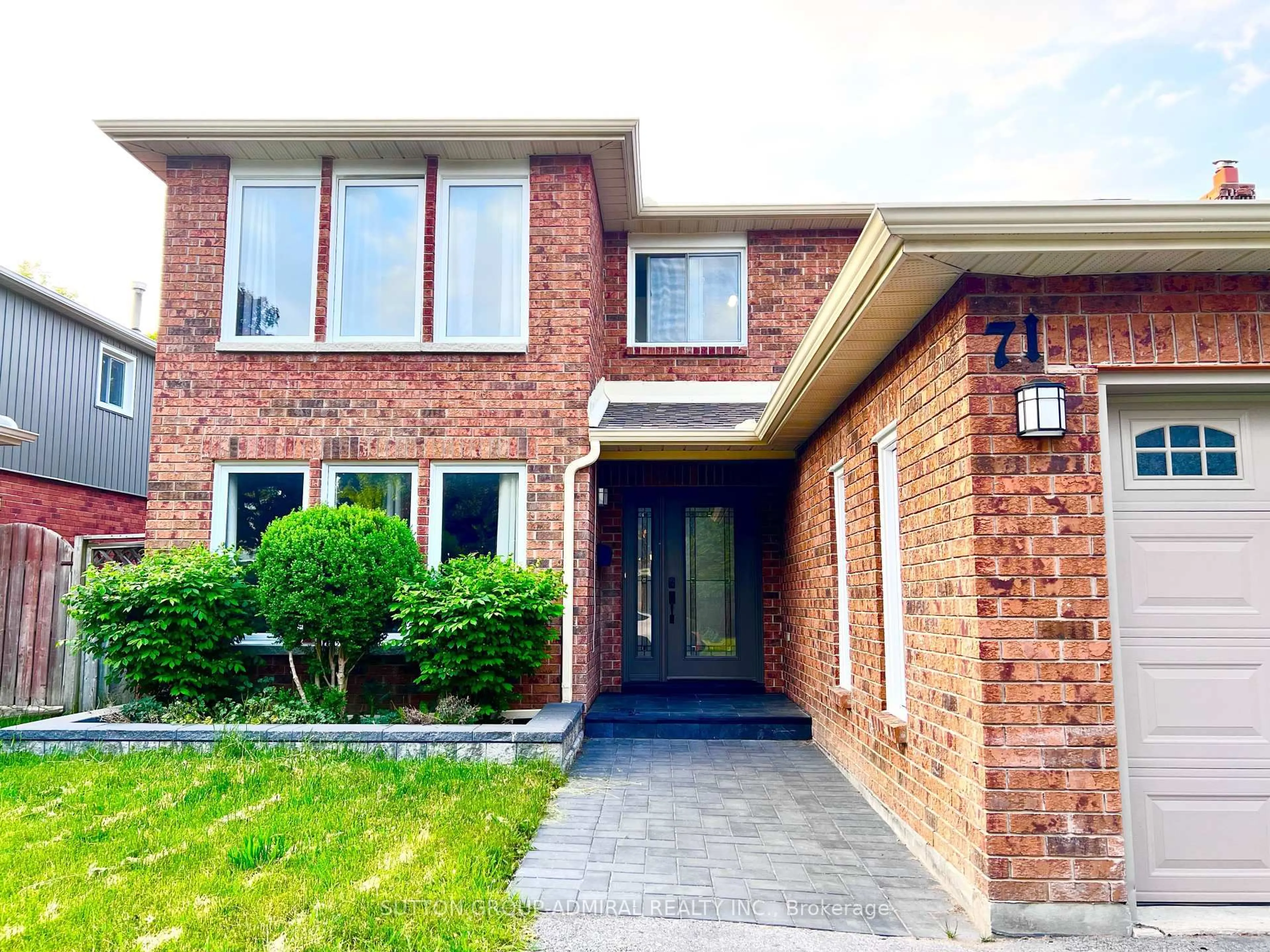 Home with brick exterior material, street for 71 TRILLIUM Cres, Barrie Ontario L4N 6H6
