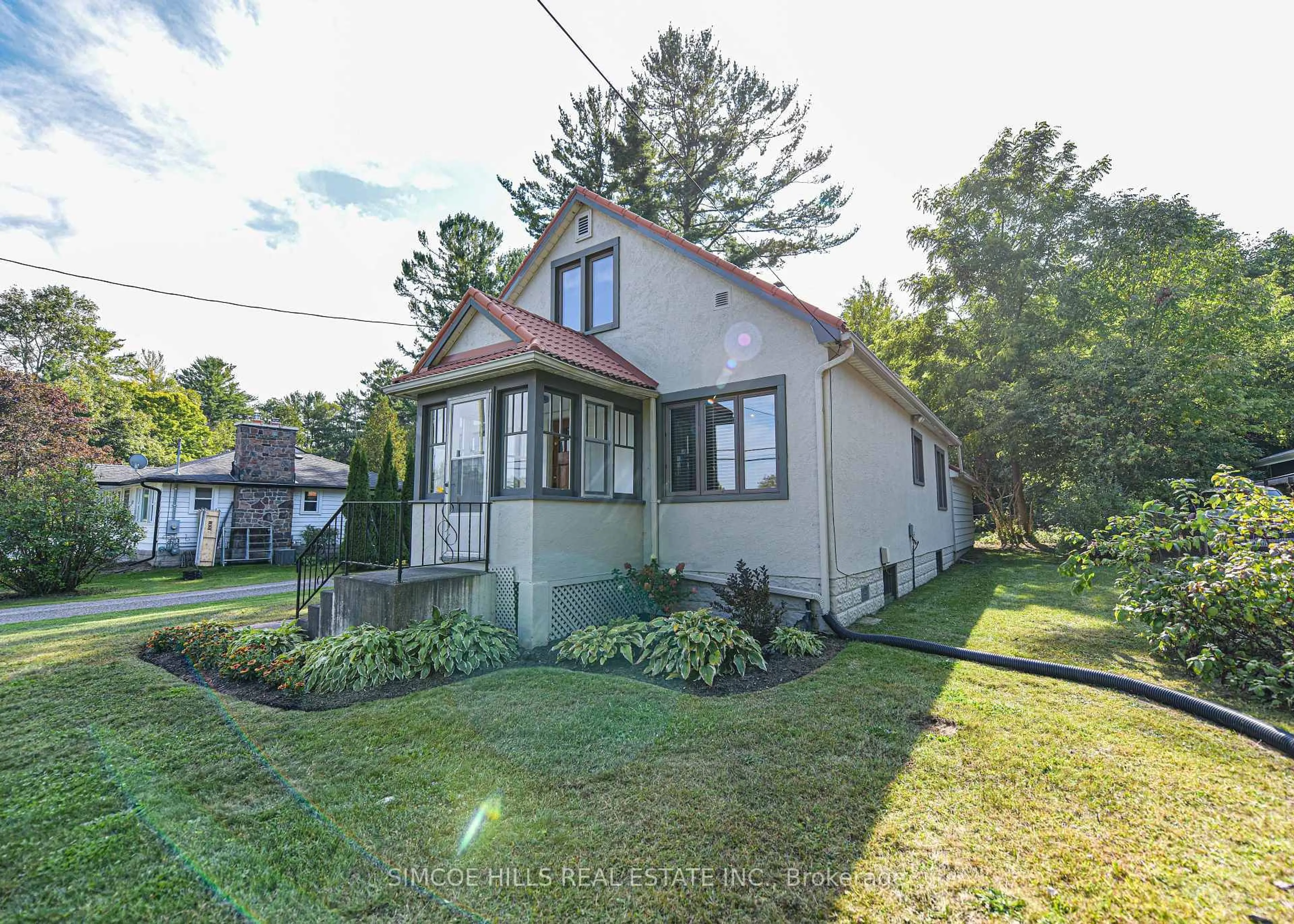 A pic from outside/outdoor area/front of a property/back of a property/a pic from drone, street for 102 Line 15 Line, Oro-Medonte Ontario L3V 8H5