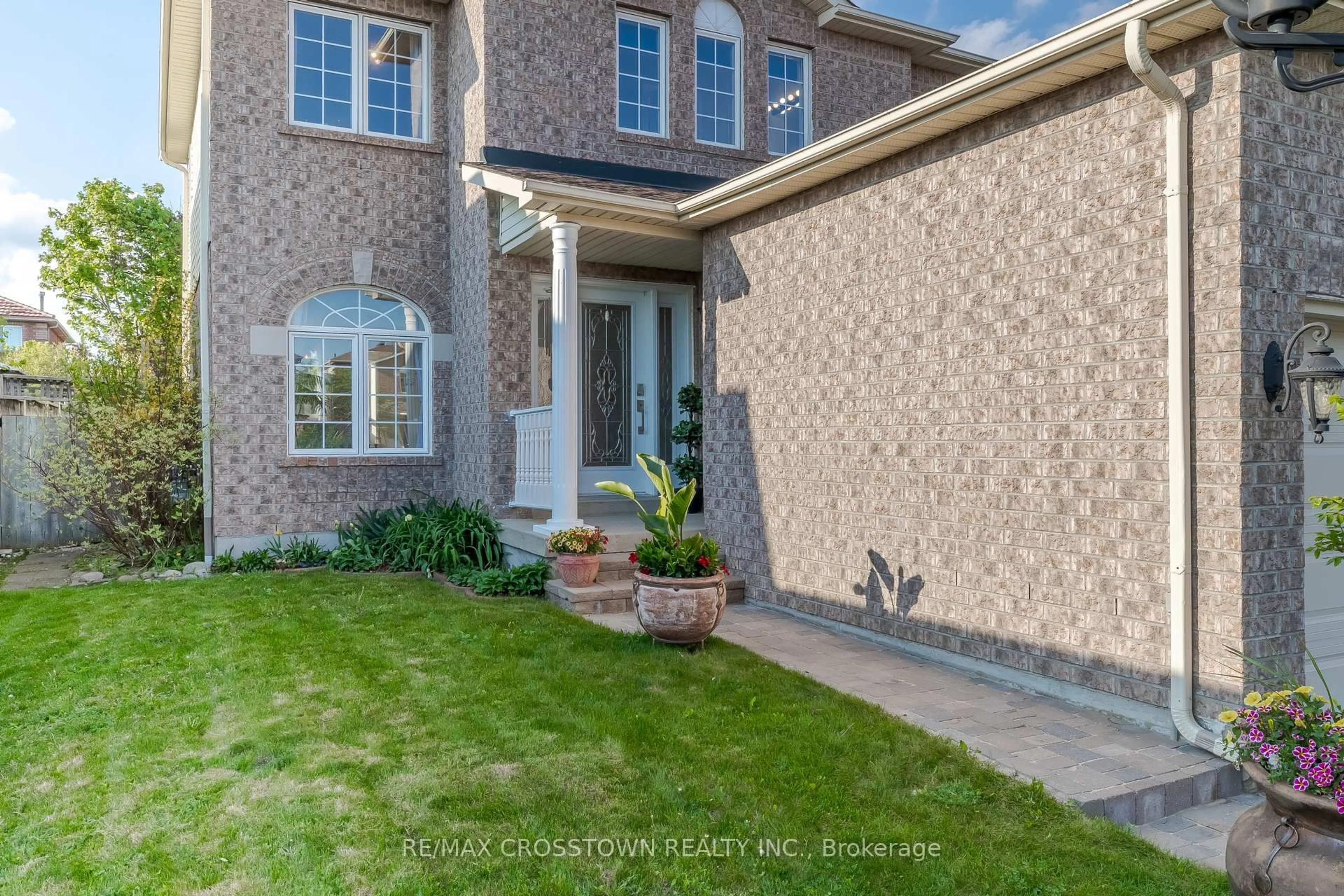 Home with brick exterior material, street for 10 Wice Rd, Barrie Ontario L4N 8R9