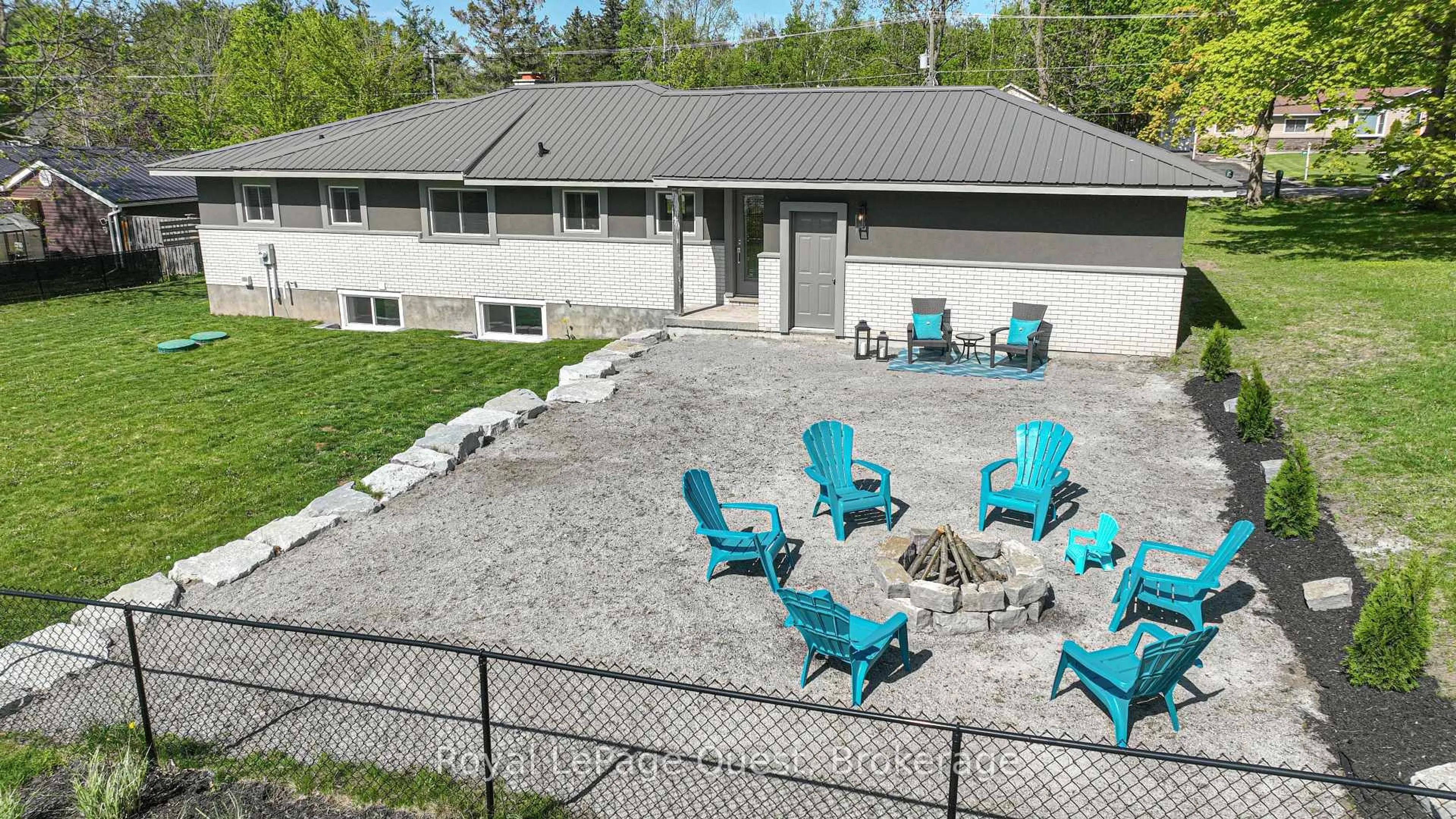 Patio, mountain view for 138 Bass Line, Oro-Medonte Ontario L3V 0J9