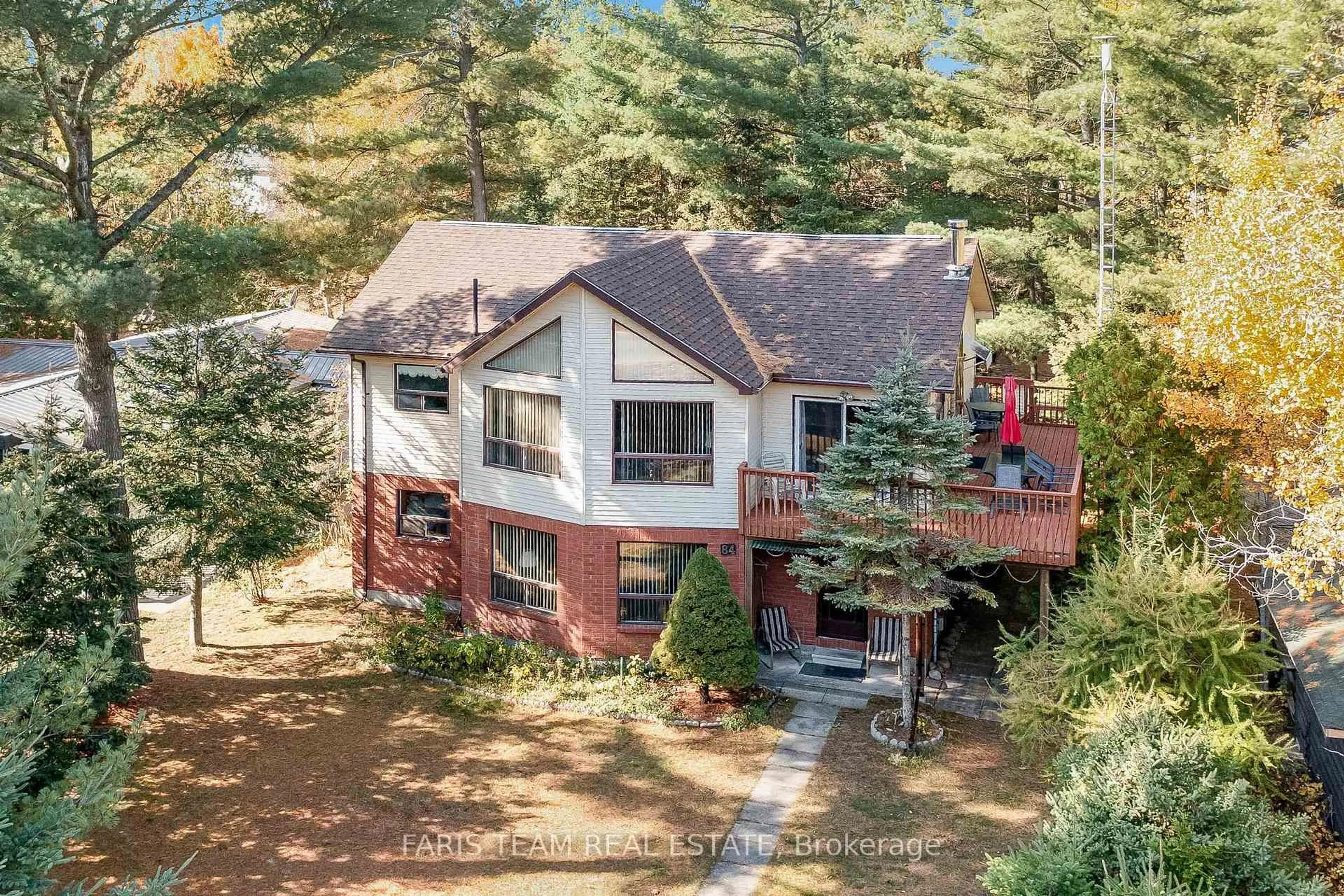 A pic from outside/outdoor area/front of a property/back of a property/a pic from drone, unknown for 84 Wendake Rd, Tiny Ontario L0L 2T0