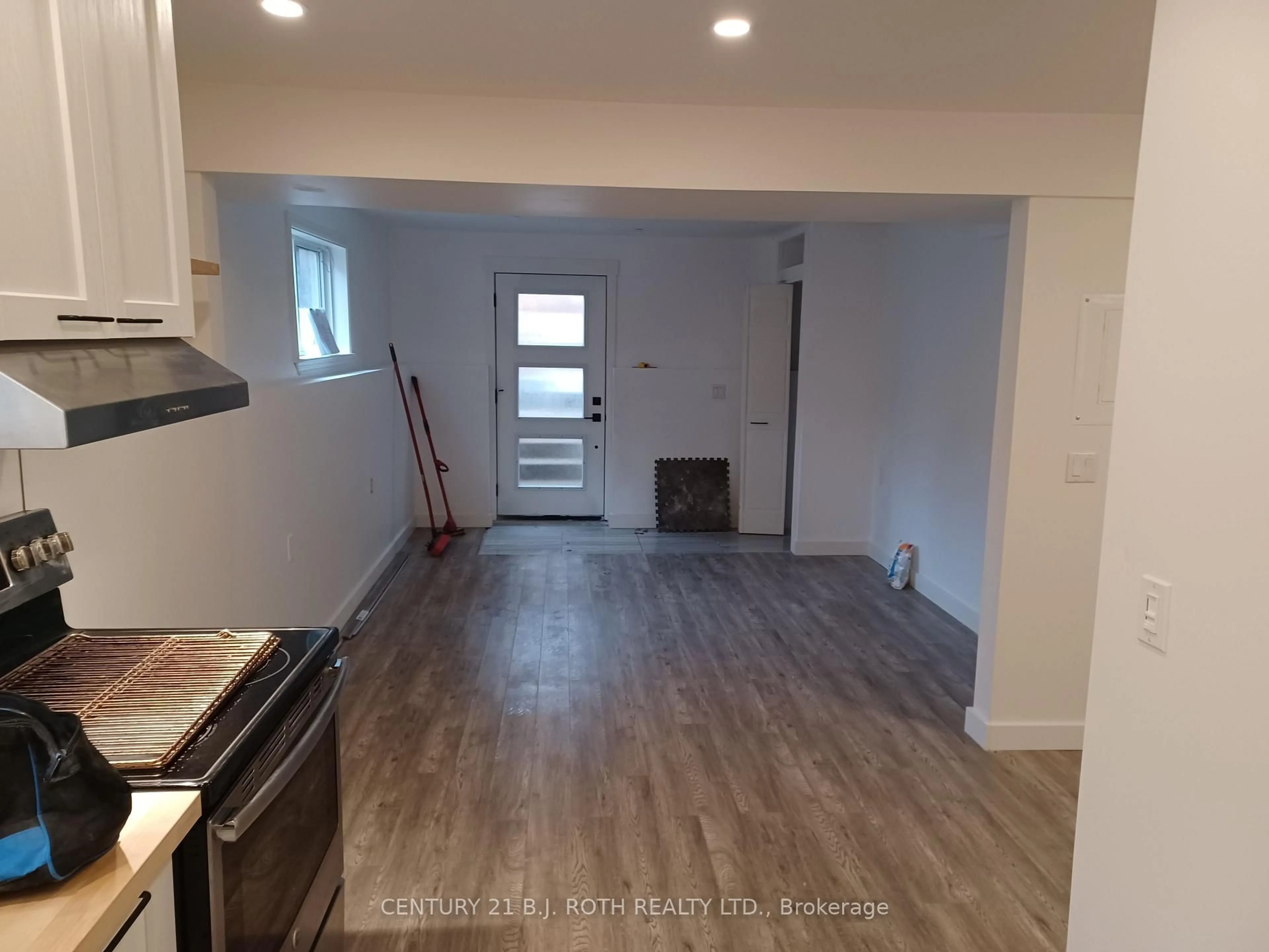 A pic of a room for 60 Riverdale Dr, Wasaga Beach Ontario L9Z 1G1