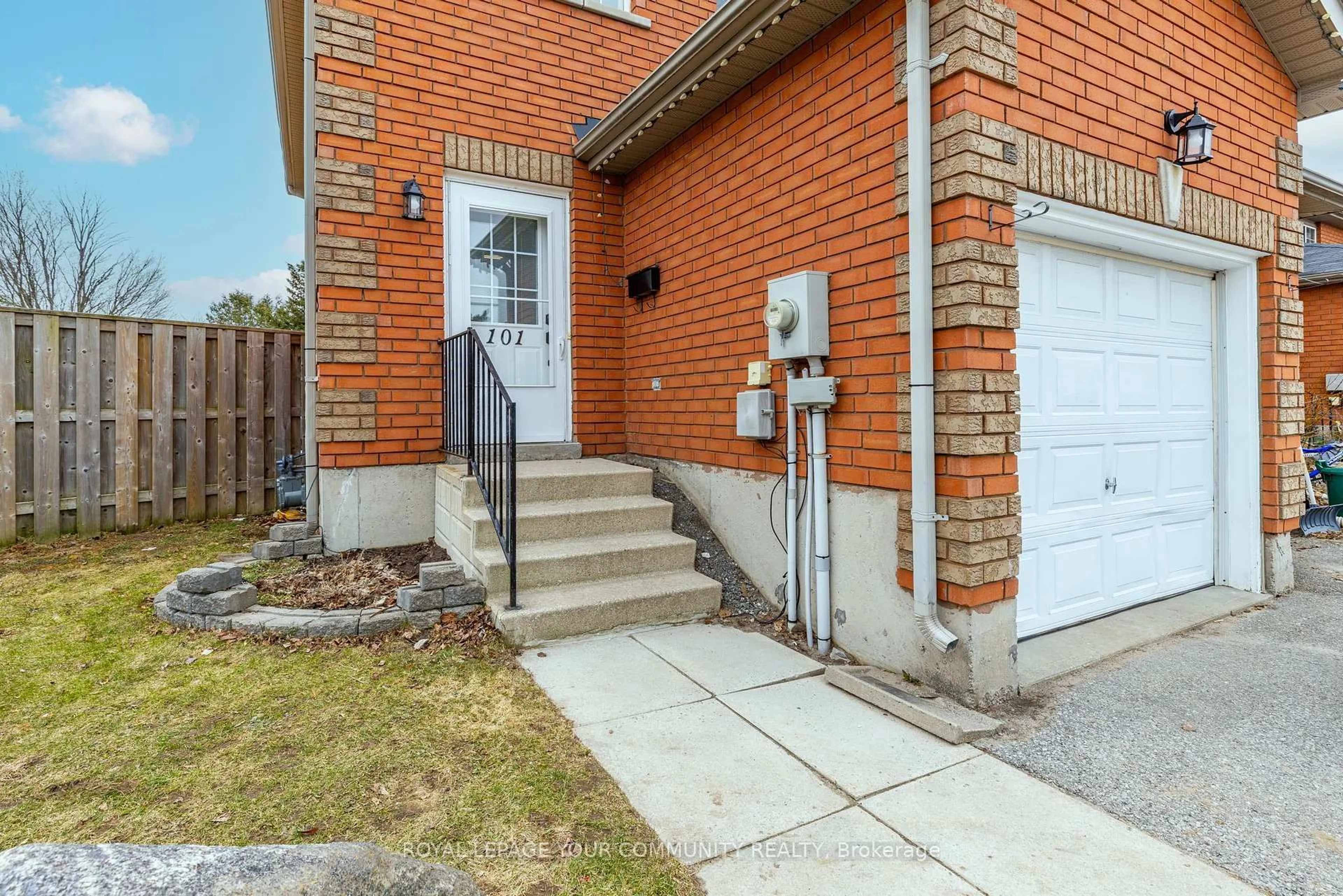 Home with brick exterior material, street for 101 Black Cherry Cres, Barrie Ontario L4N 9L2