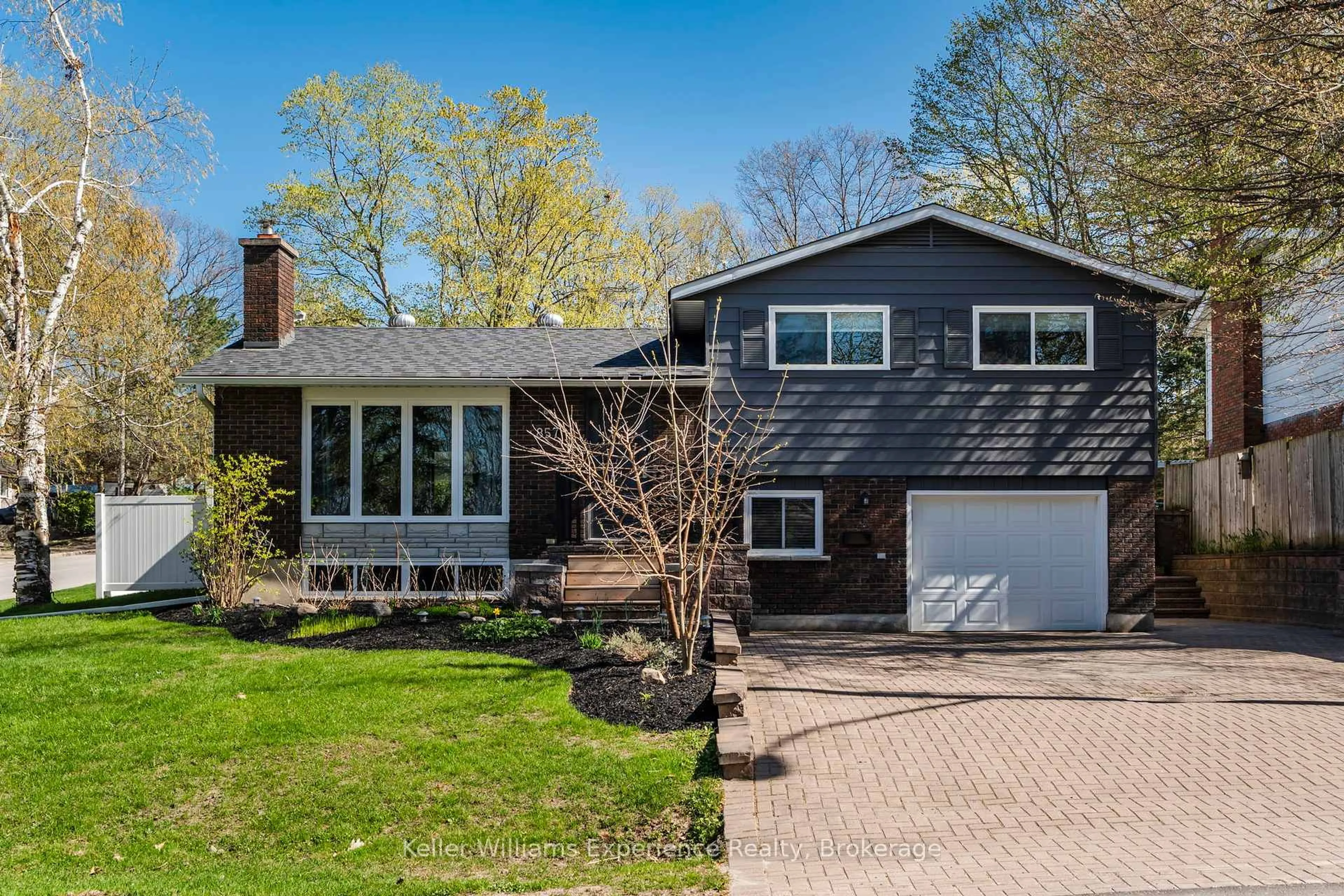 Unknown for 857 Victoria St, Midland Ontario L4R 1B7