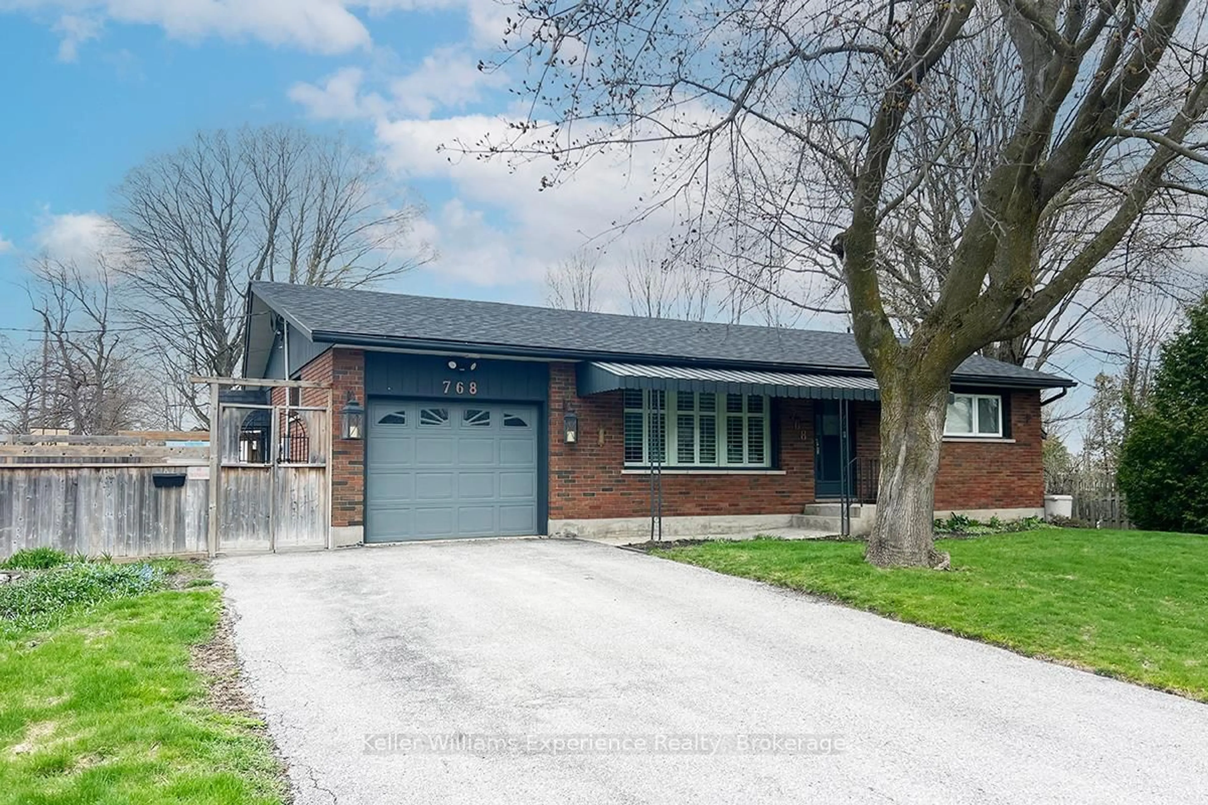 Home with brick exterior material, street for 768 Bay St, Midland Ontario L4R 1M4