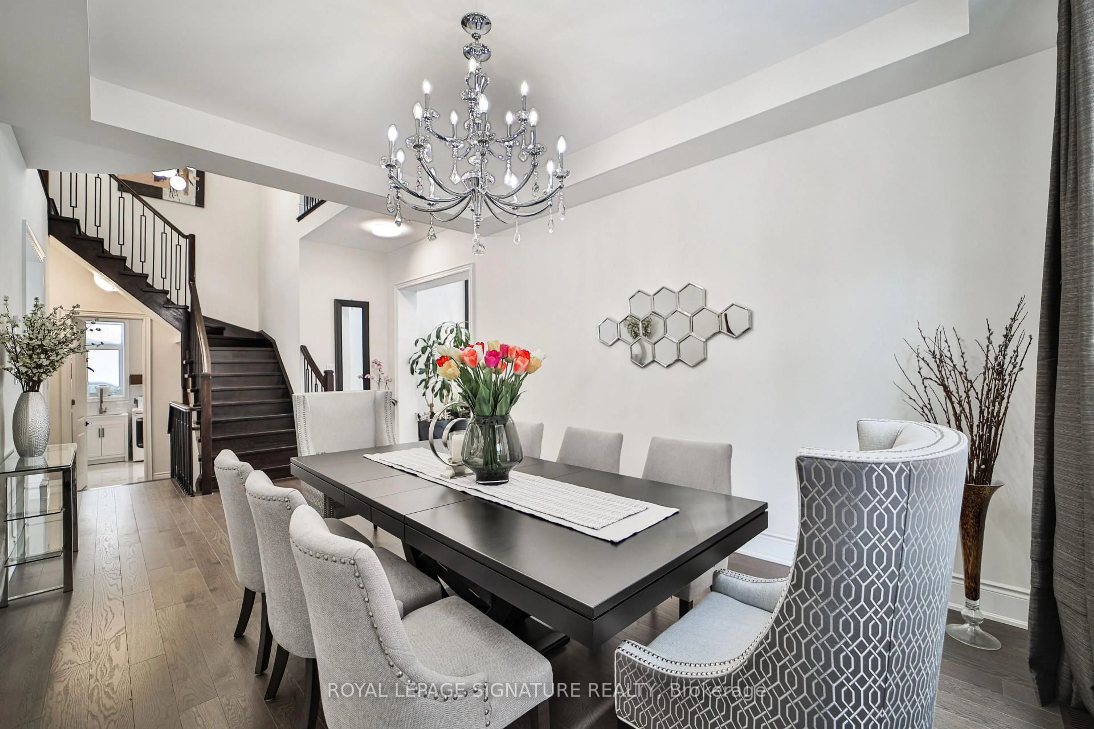 Dining room, unknown for 27 Moreau Way, Springwater Ontario L9X 0S6