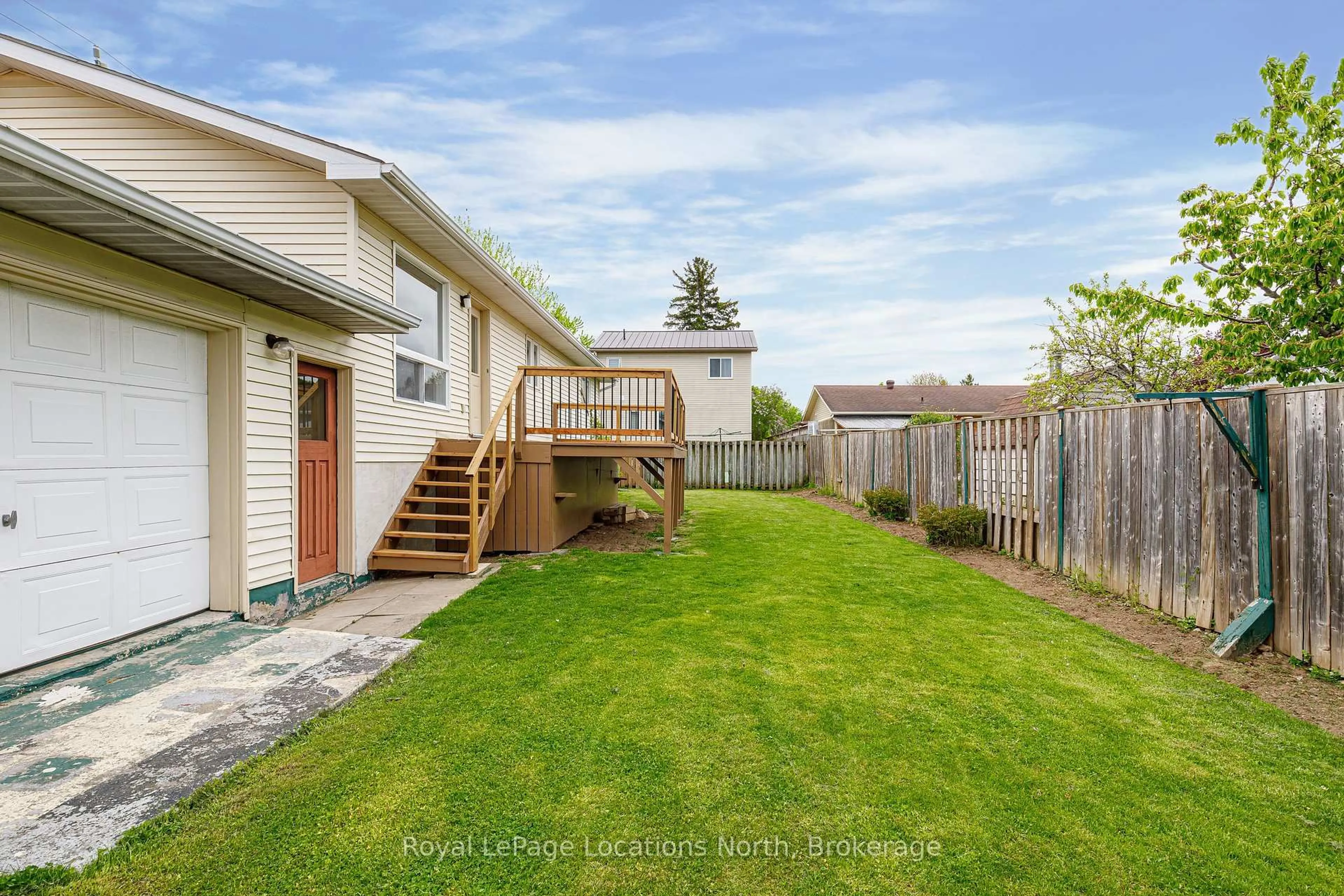 Unknown for 386 Walnut St, Collingwood Ontario L9Y 3E1