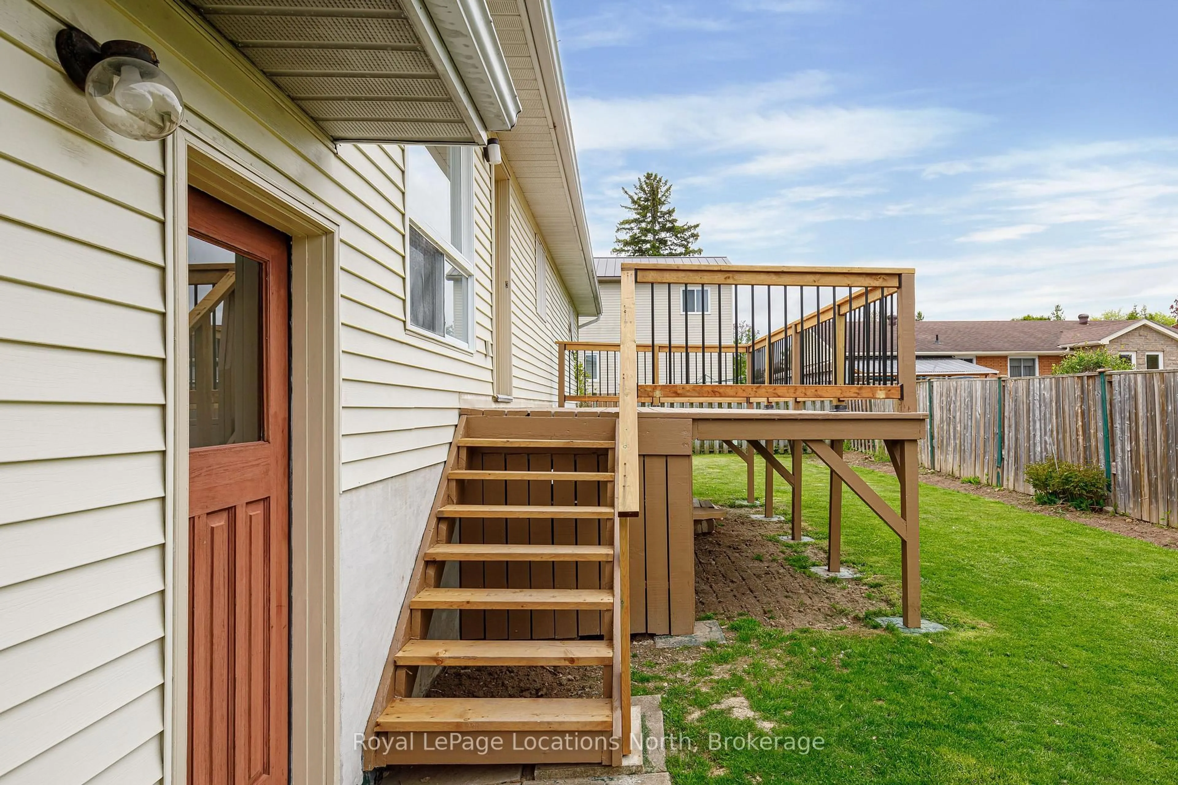 Patio, unknown for 386 Walnut St, Collingwood Ontario L9Y 3E1