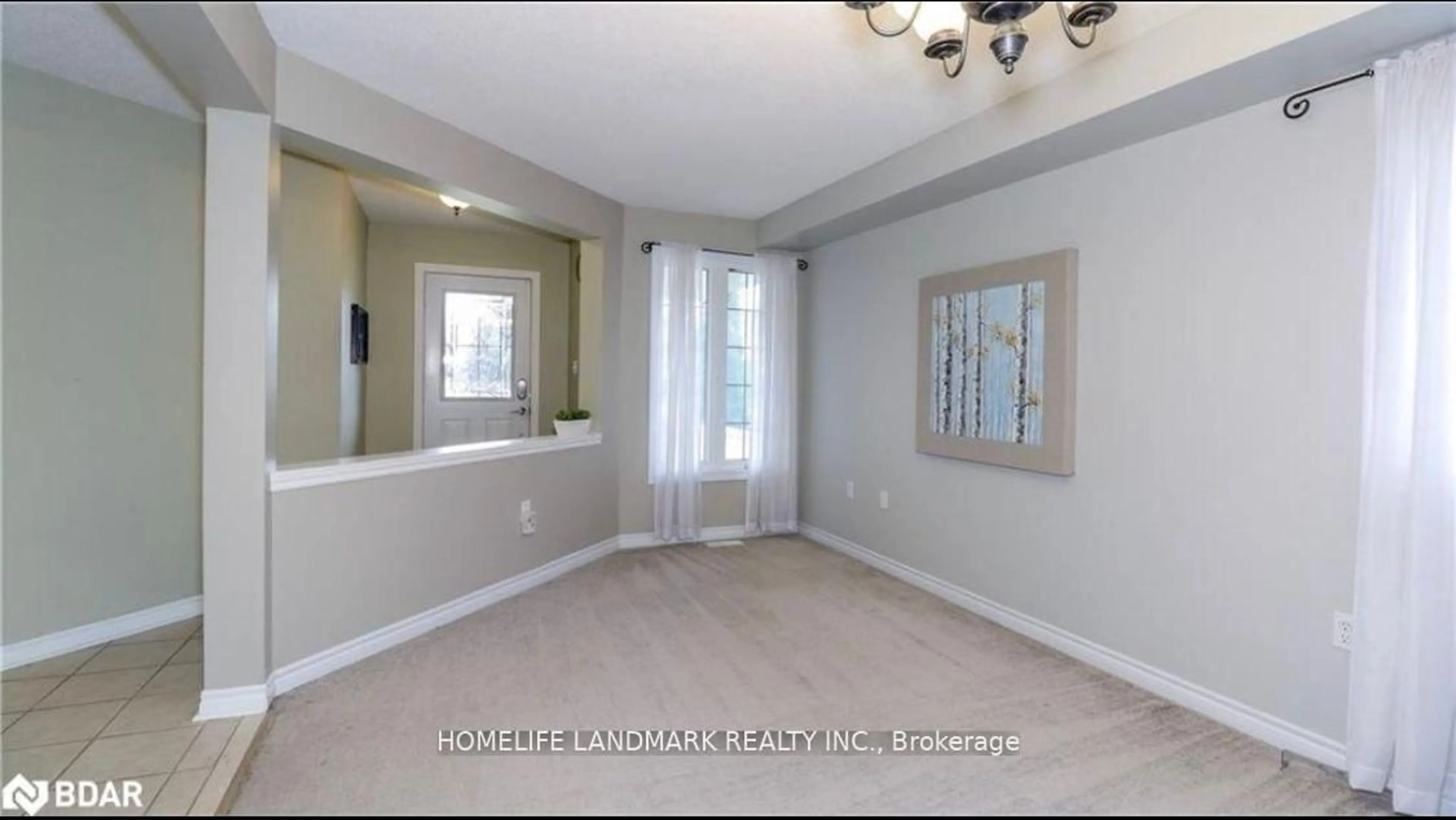 A pic of a room for 61 Summerset Dr, Barrie Ontario L4N 0B1