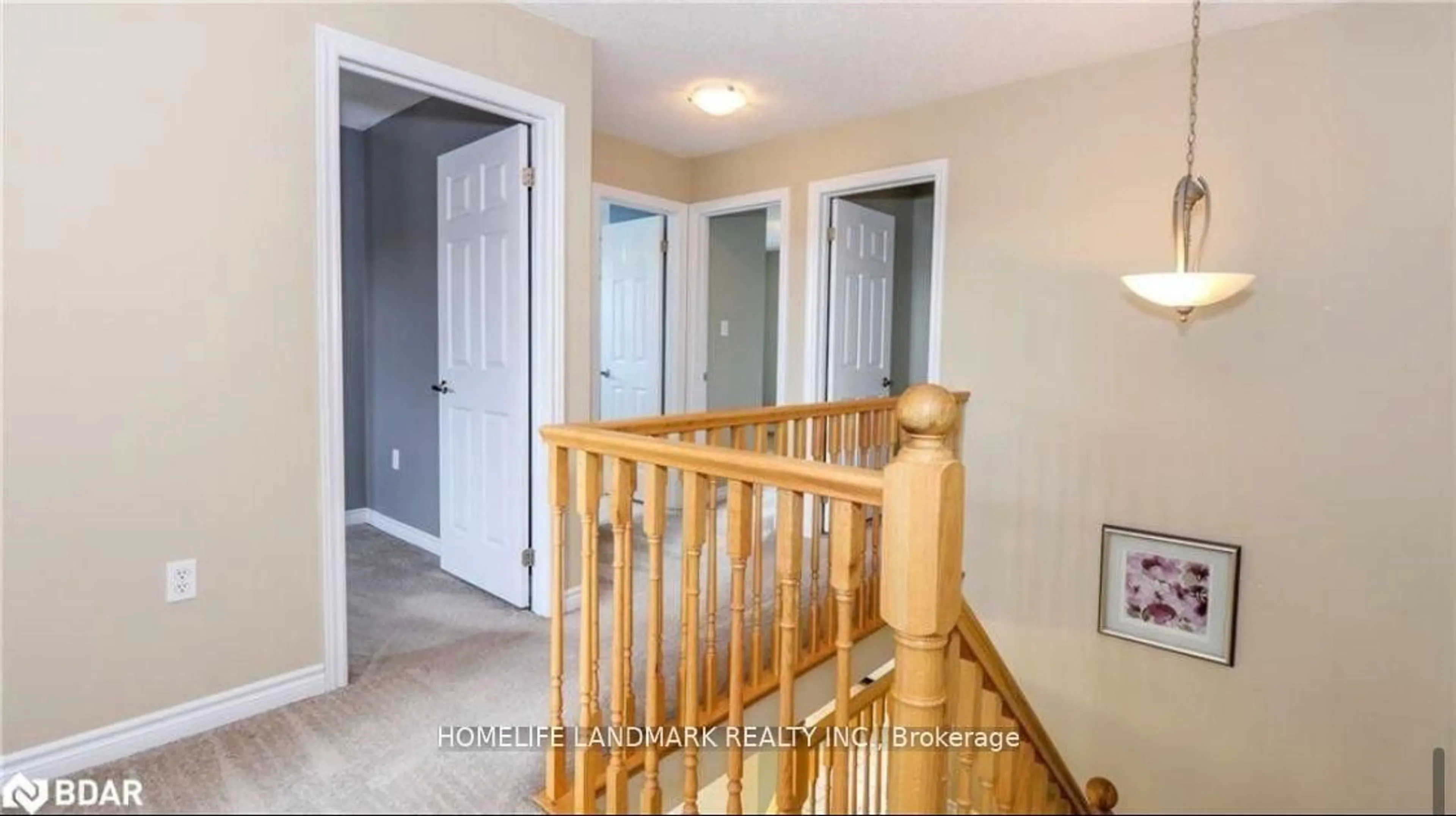 Indoor entryway for 61 Summerset Dr, Barrie Ontario L4N 0B1